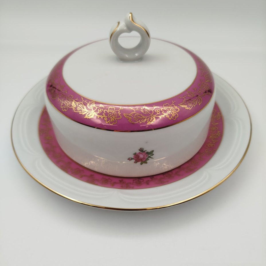 Маслёнка, украшенная изображением роз, фарфор, люстр, деколь, золочение, Spezial Eisenberg Porzellan (SEP), ГДР, 1960-1980 гг.