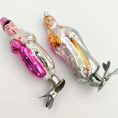 Пара елочных игрушек "Варвара-Краса Длинная Коса" и "Клоун с дудочкой", стекло, роспись, металл, Завод стеклянных ёлочных украшений и оптических изделий, г. Москва, СССР, 1950-1960 гг.