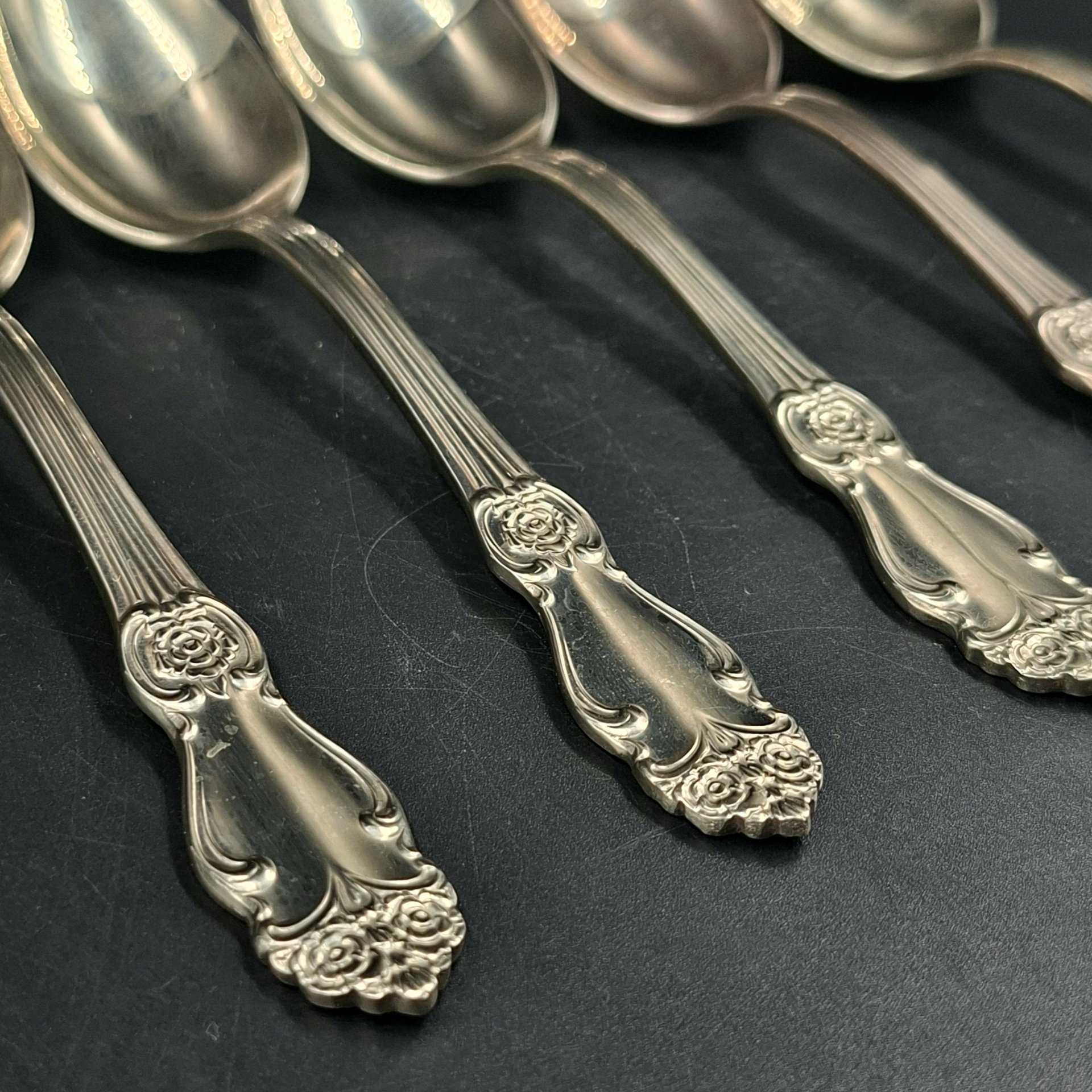 Набор из пяти десертных ложек "Серебряная роза", мНЦ (медь-никель-цинк), Кольчугинский завод цветных металлов, СССР, 1960-1990 гг.
