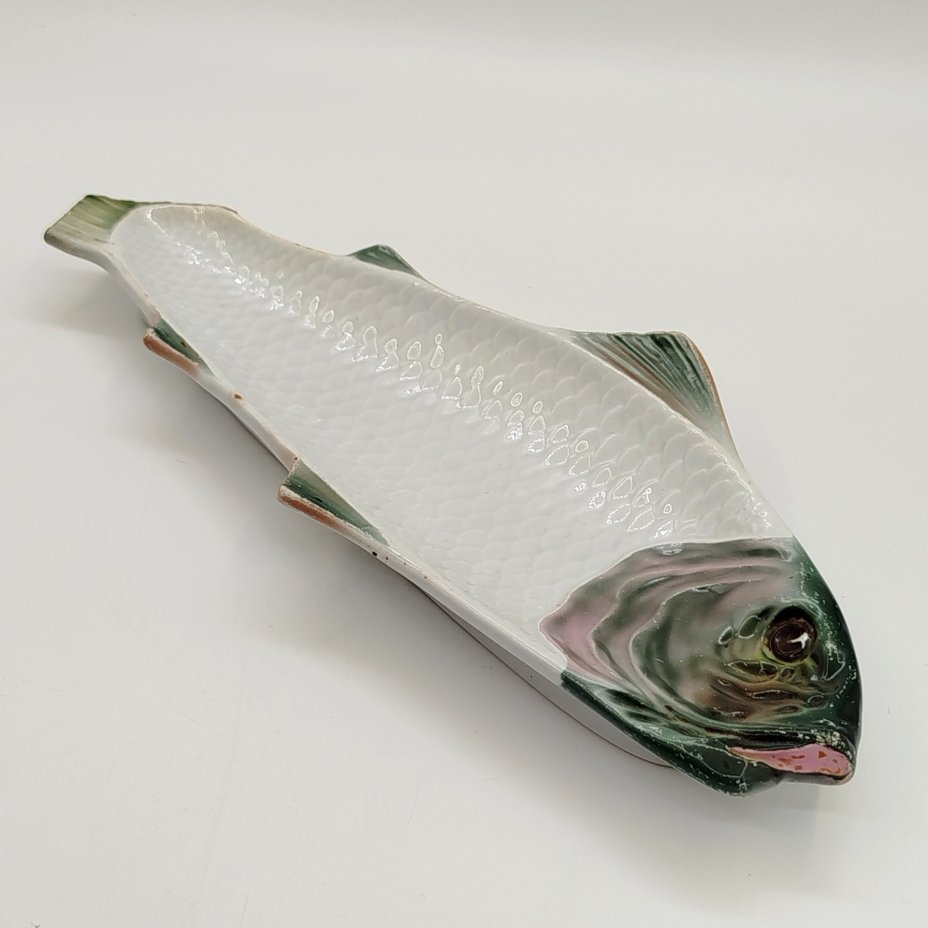 Блюдо сервировочное "Рыба", фаянс, Товарищество М.С. Кузнецова, Российская империя, 1889-1917 гг.