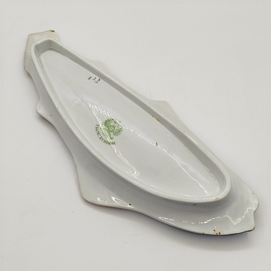 Блюдо сервировочное "Рыба", фаянс, Товарищество М.С. Кузнецова, Российская империя, 1889-1917 гг.