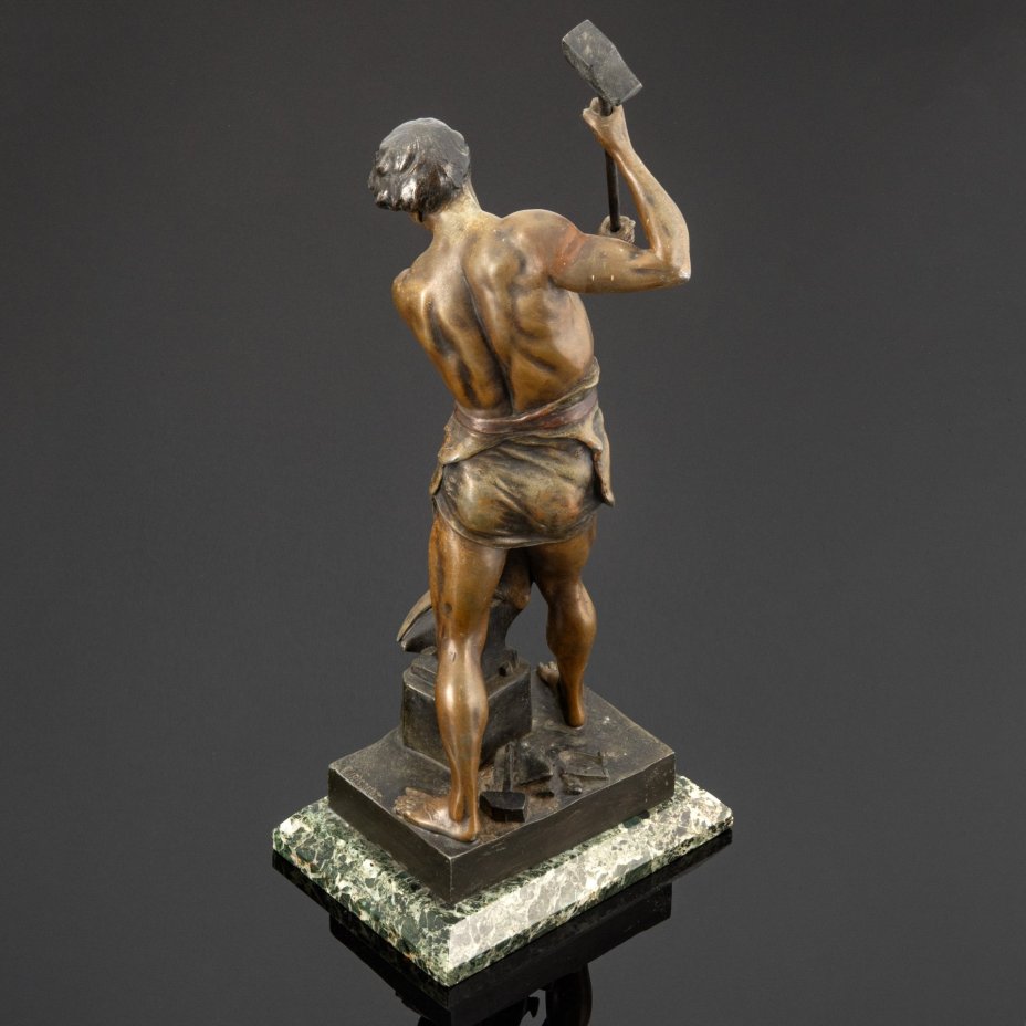 Скульптура "Кузнец" ("Le Forgeron") по модели Emile Picault (Эмиль Пико, 1833-1915 гг.)