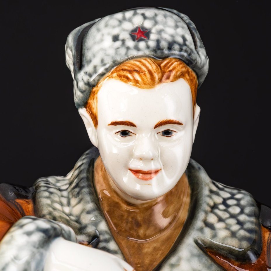 Статуэтка «Василий Тёркин», роспись П. Филиппова, Арт-Модерн керамика