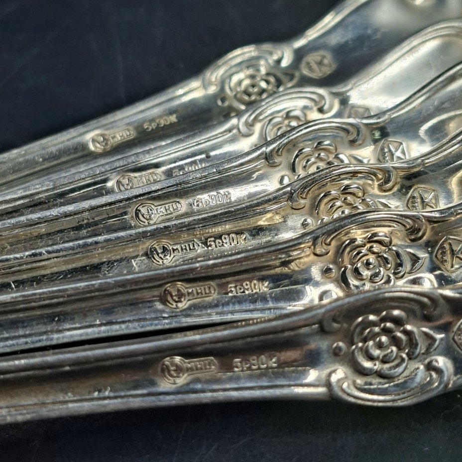 Набор из шести десертных ложек "Серебряная роза", мНЦ (медь-никель-цинк), золочение, Кольчугинский завод цветных металлов, СССР, 1970-1990 гг.