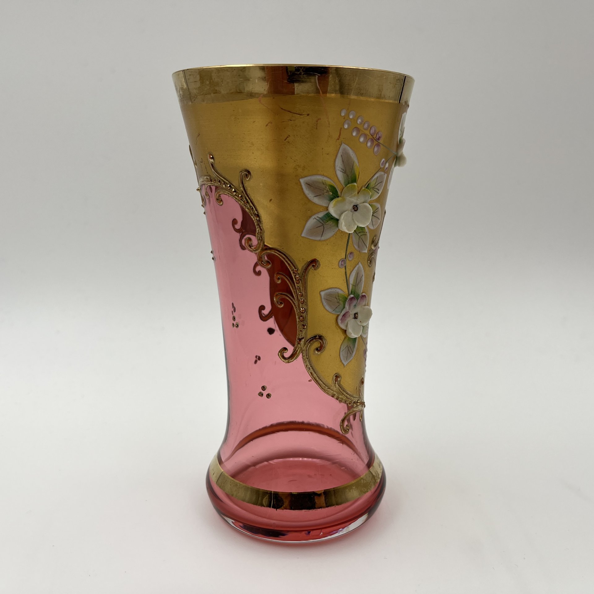 Миниатюрная ваза розового оттенка с лепным цветочным декором, Bohemia Crystal (Bohemia Glass)