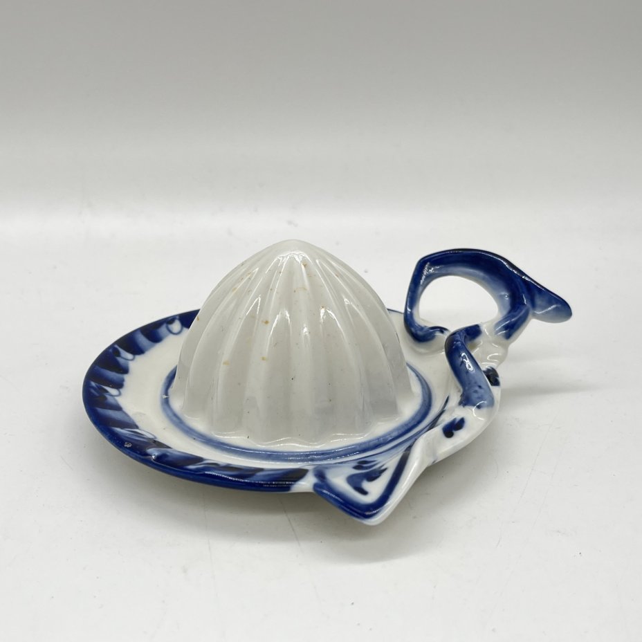 Соковыжималка для цитрусовых фруктов с ручкой и сливом, Гжель