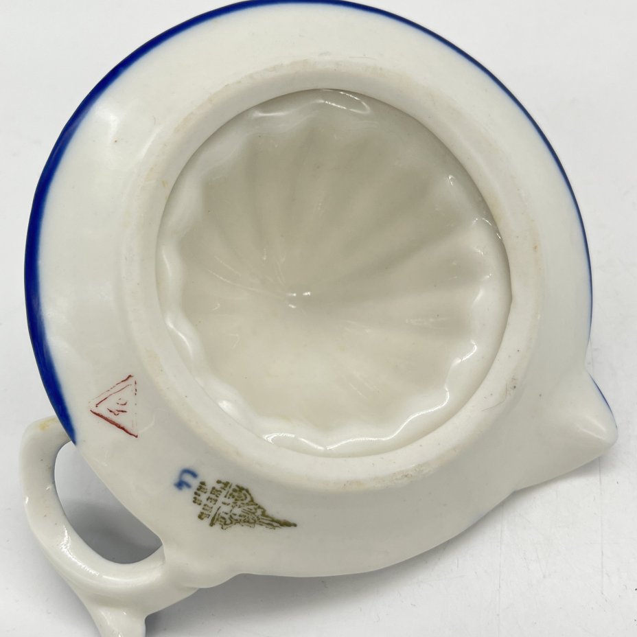 Соковыжималка для цитрусовых фруктов с ручкой и сливом, Гжель