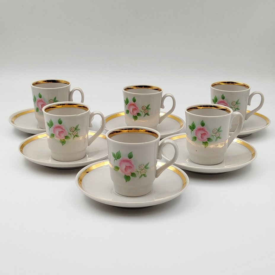 Сервиз кофейный с декором в виде роз на 6 персон (15 предметов), фарфор, деколь, золочение, Добрушский фарфоровый завод, СССР, 1978-1991 гг.