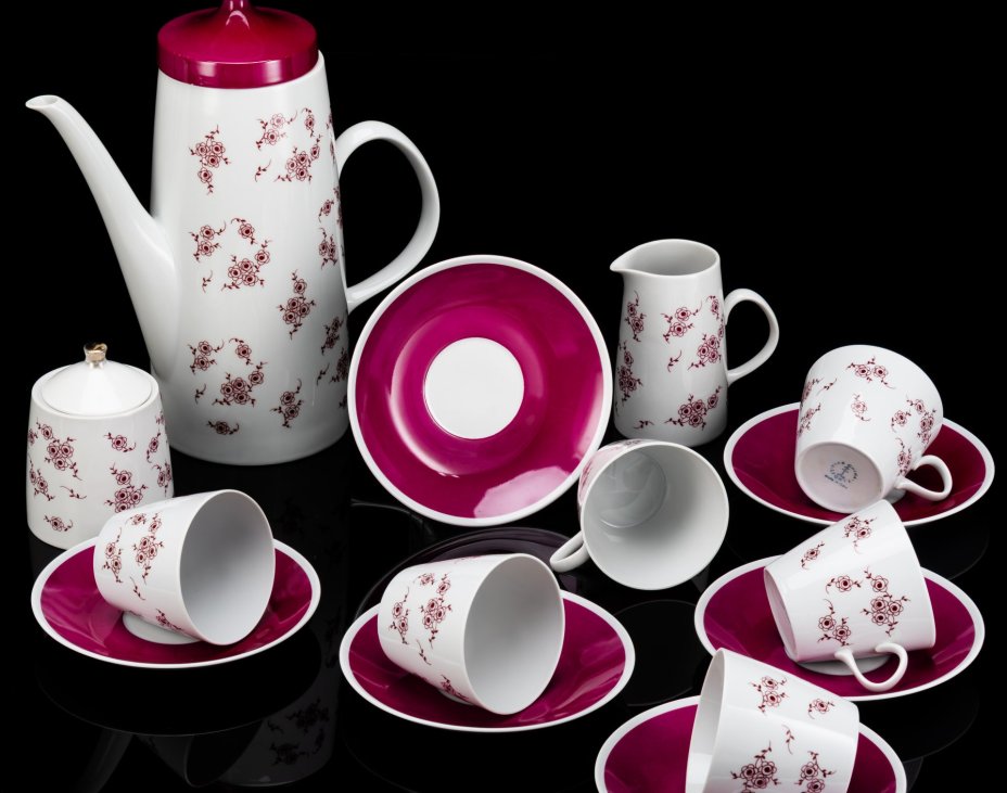 Сервиз чайно-кофейный на 6 персон, украшенный цветочным декором (15 предметов), фарфор, крытье, деколь, Lichte Porzellan (Лихте), ГДР, 1966-1985 гг.