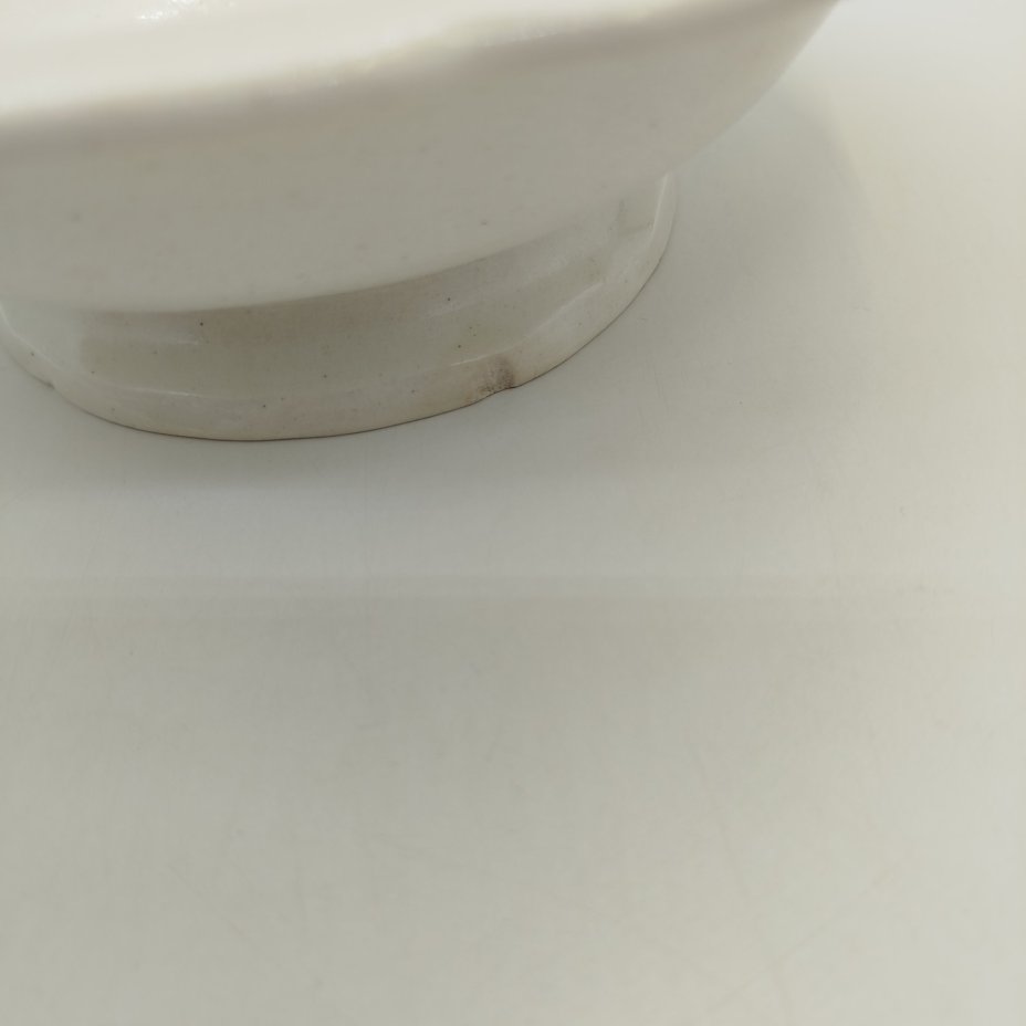 Конфетница на ножке