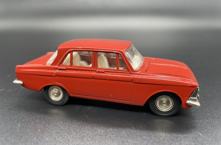 Модель автомобиля "Москвич 408"