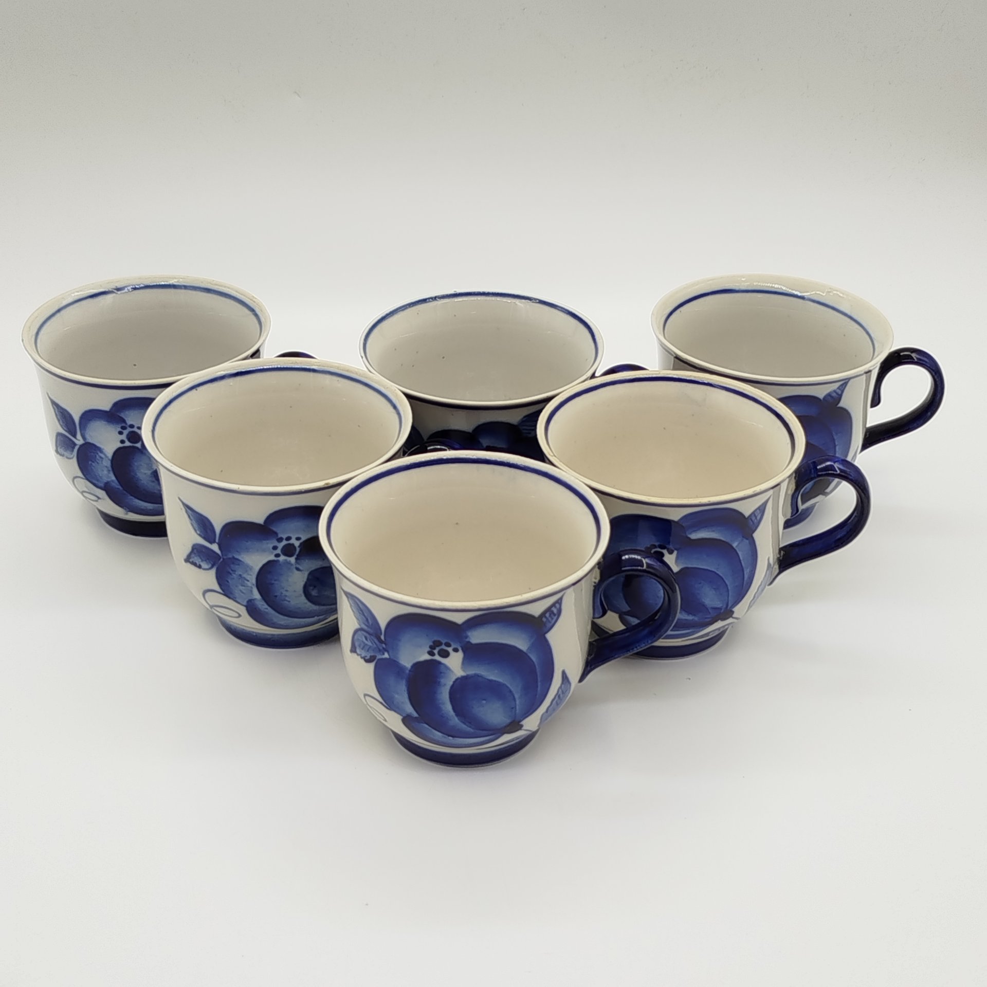 Набор из 6-ти чашек с цветочным декором