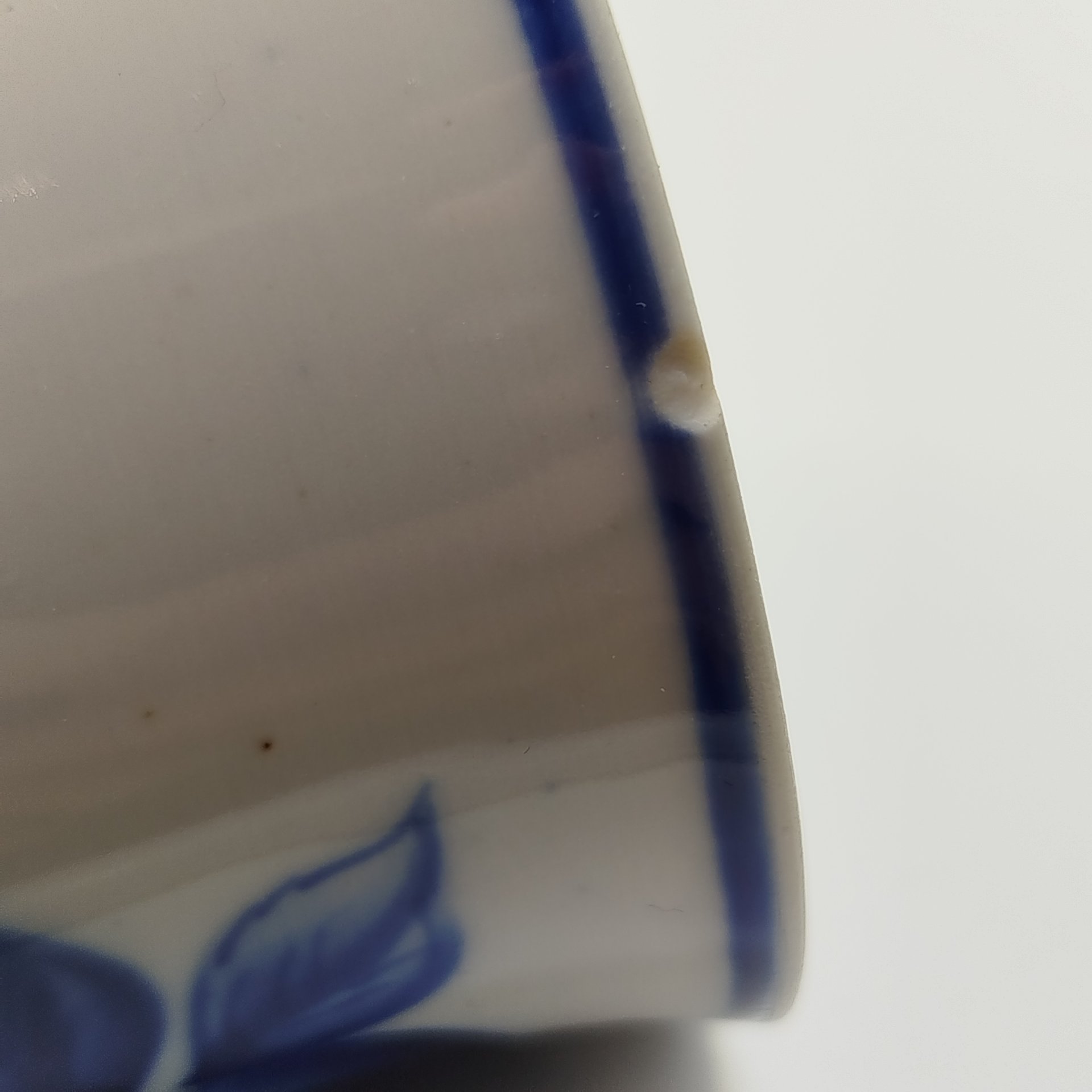 Набор из 6-ти чашек с цветочным декором