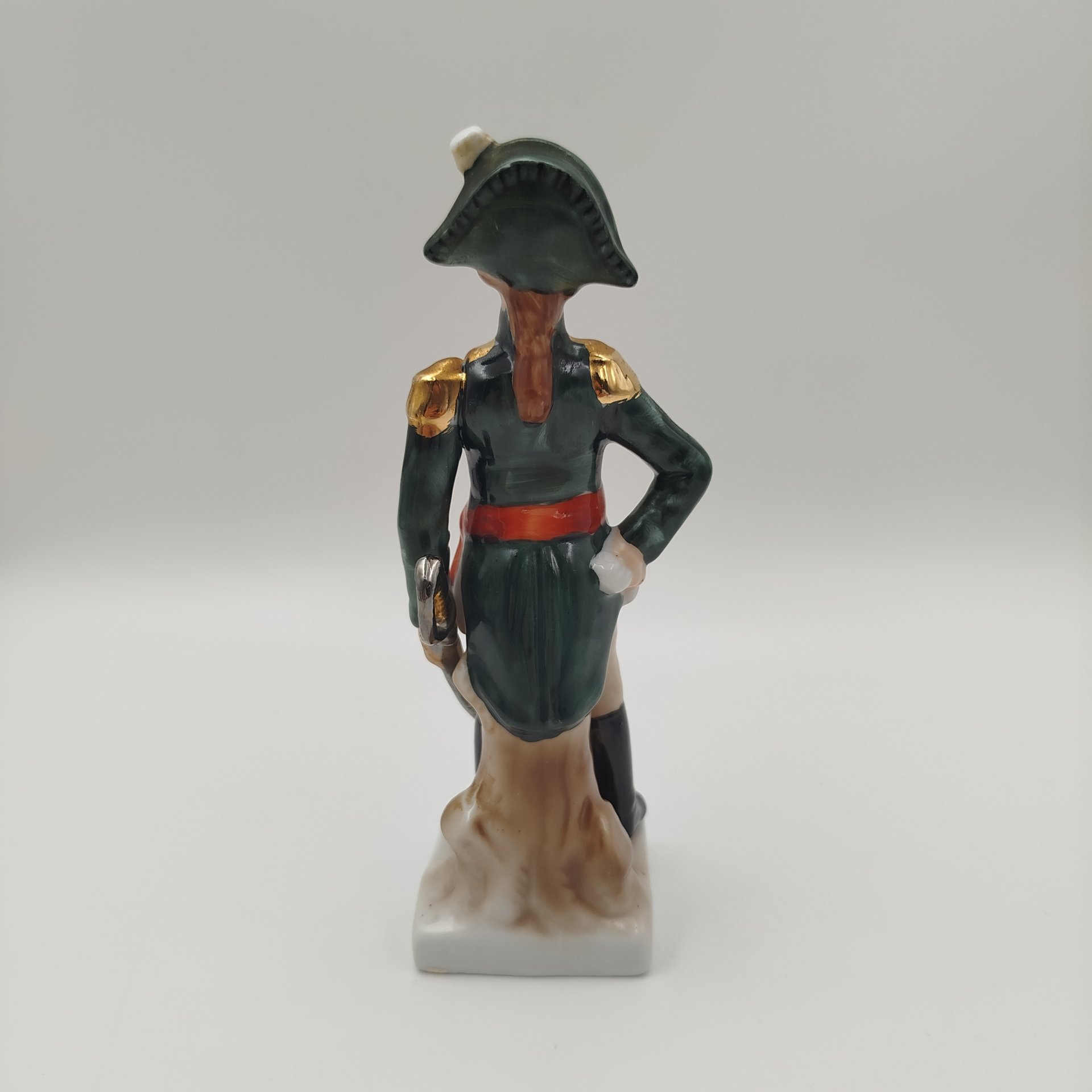 Статуэтка  «Маршал Империи» ("Maréchal de l'Empire")  из серии "Армия Наполеона", фарфор, роспись, золочение, Западная Европа, 1960-1980 гг.