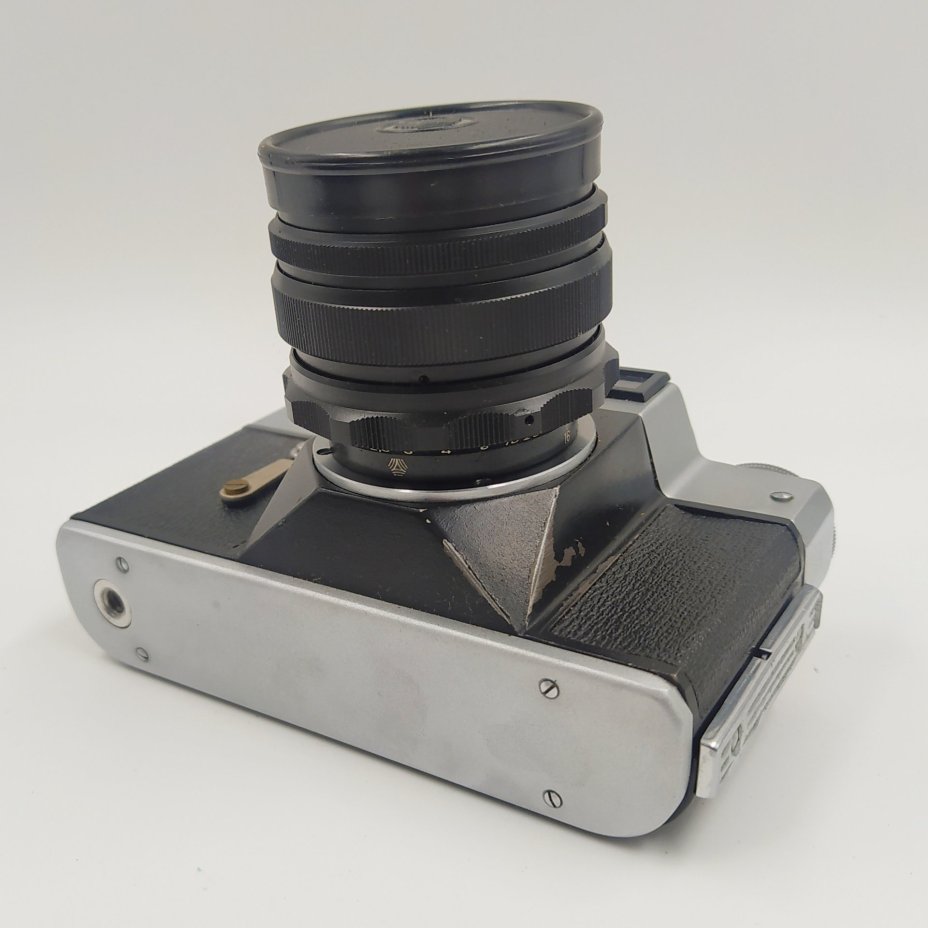 Фотоаппарат "Зенит-Е" с объективом "Мир-1В" в оригинальном кофре, металл, стекло, кожа, Белорусское оптико-механическое объединение (БелОМО), СССР, 1981 г.