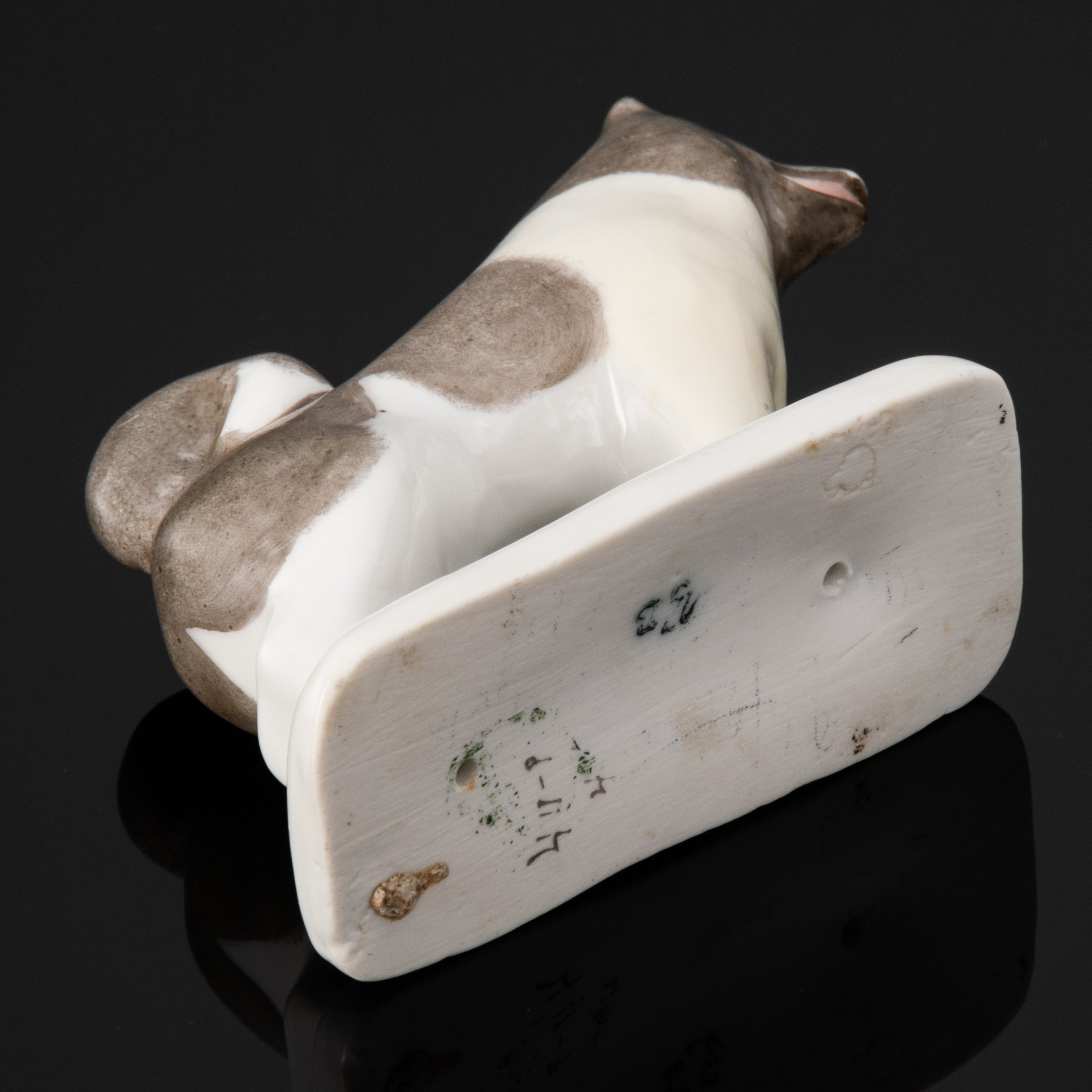 Статуэтка "Лайка", автор Н. Кольцов, фарфор, роспись, Ленинградский фарфоровый завод (ЛФЗ), СССР, 1937 г.