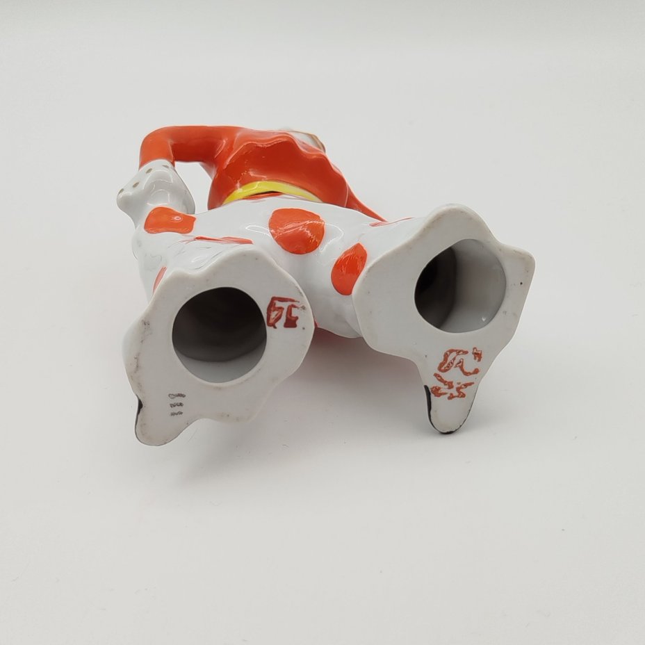 Статуэтка "Клоун", скульптор С.М. Орлов, фарфор, роспись, золочение, Дмитровский фарфоровый завод (ДФЗ Вербилки), СССР, 1965-1991 гг.