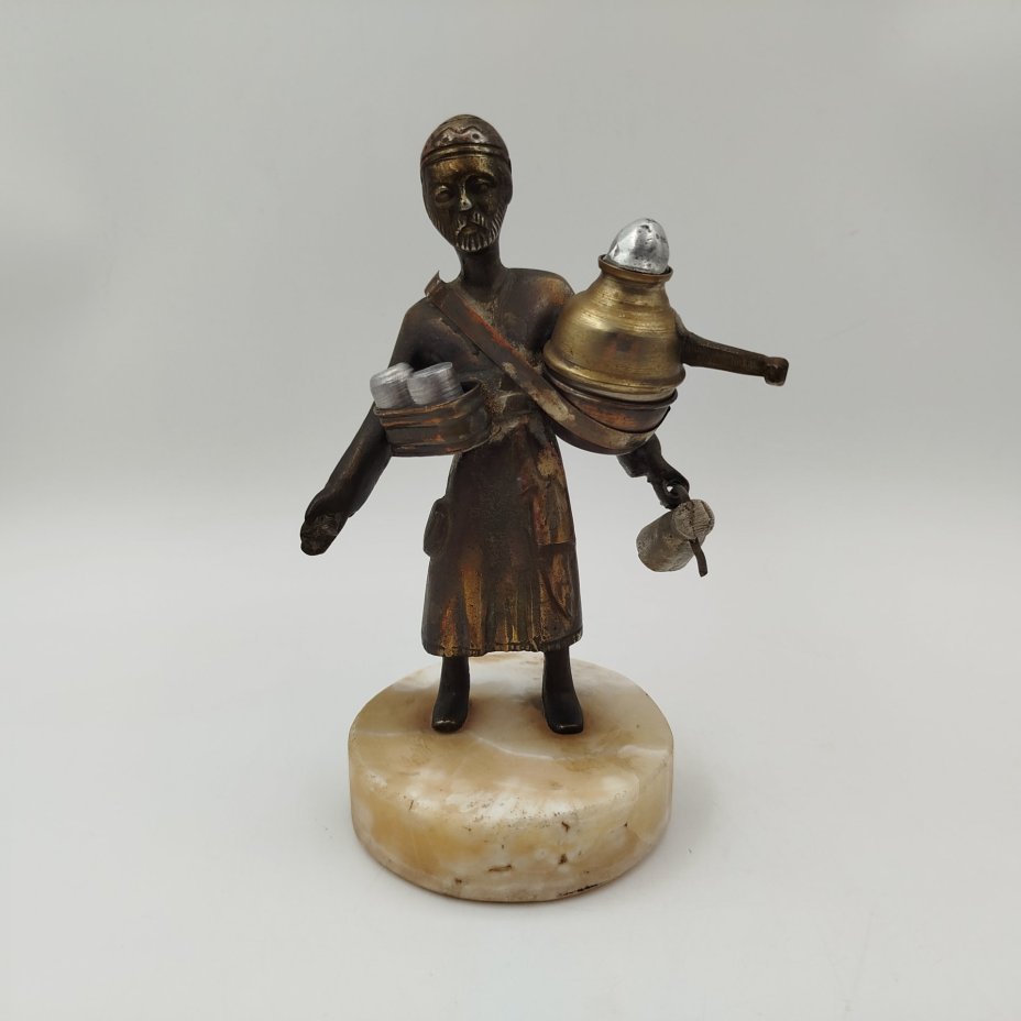 Статуэтка "Продавец кофе", металл, селенит, Европа, 1950-1980 гг.