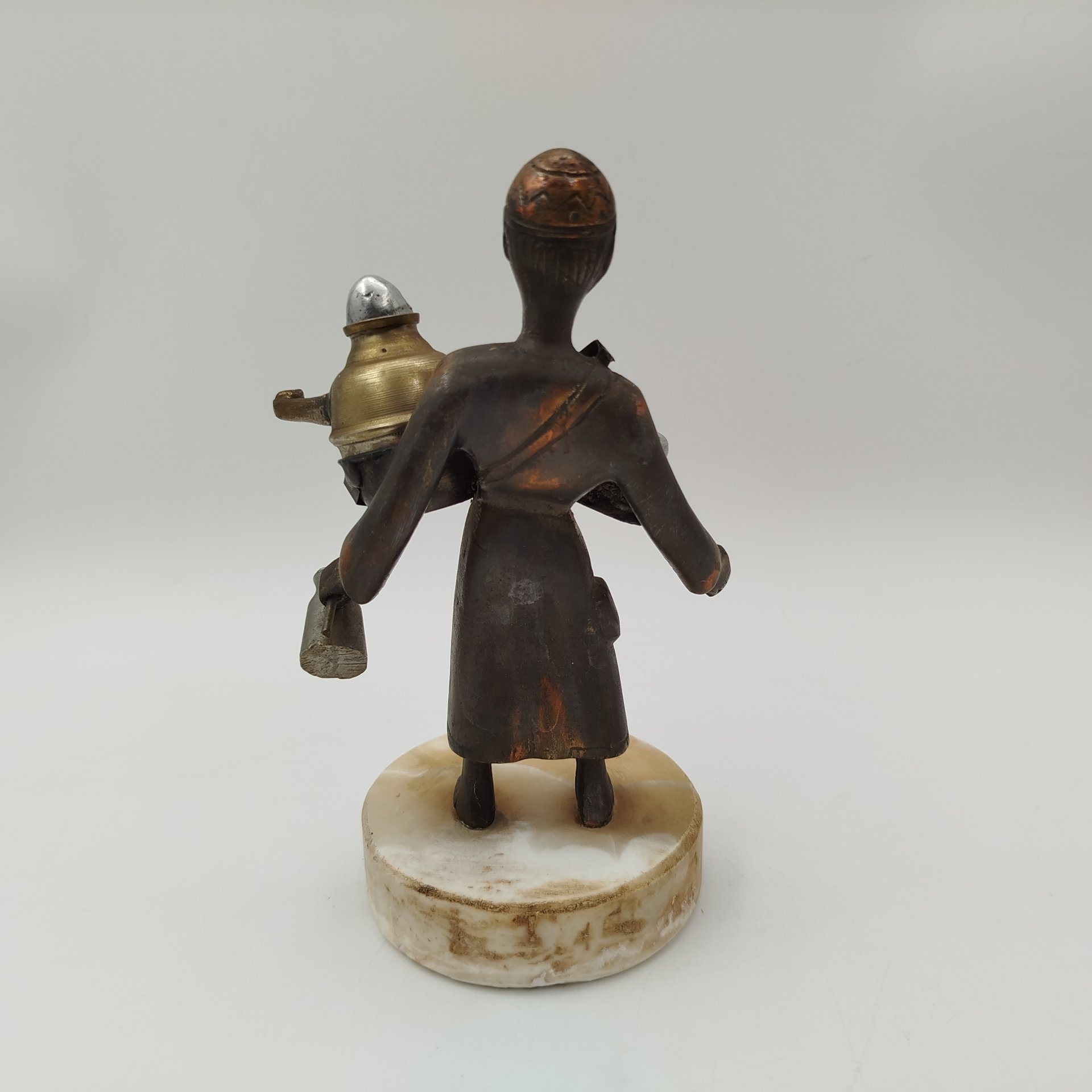 Статуэтка "Продавец кофе", металл, селенит, Европа, 1950-1980 гг.
