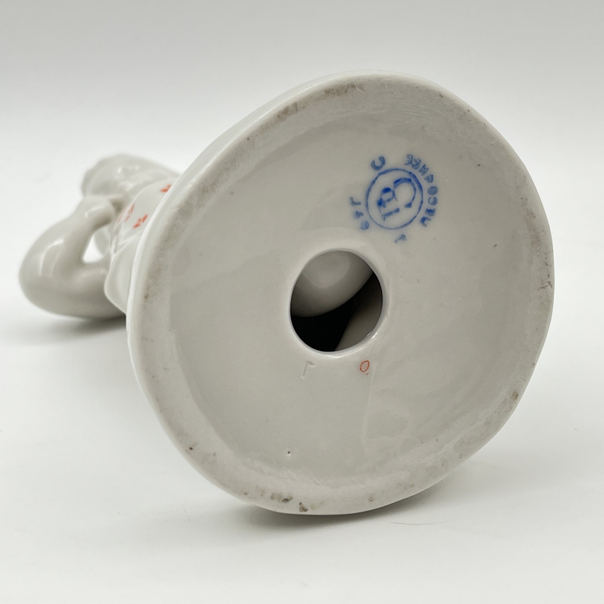 Статуэтка "Мальчик с мишкой", фарфор, деколь, Первомайский фарфоровый завод (Песочное), СССР, 1969 г.