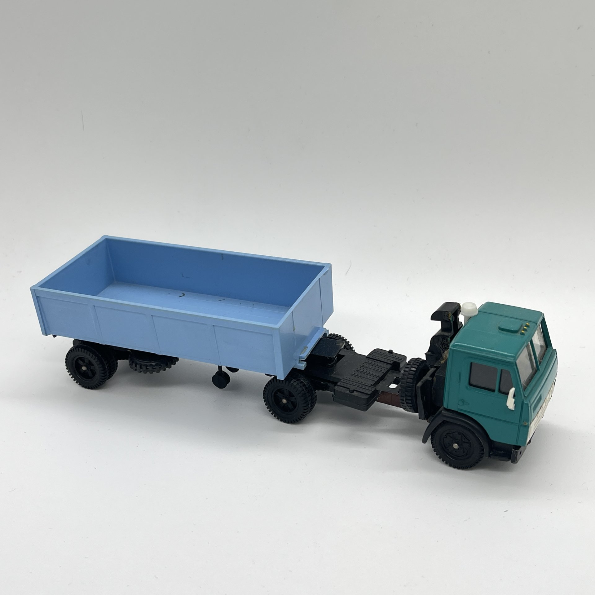 Модель коллекционная "КАМАЗ 5320", металл, пластик