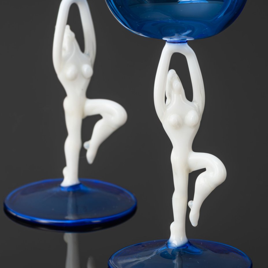 Набор ликерных рюмок в стиле Art Deco на 2 персоны, украшенный фигурными элементами в виде обнаженных девушек, стекло, выдувание, Bimini Lauscha, Австрия, 1920-1930 гг.