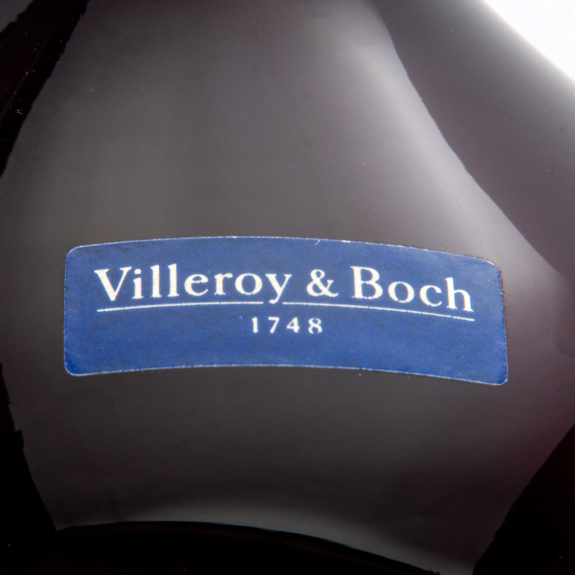Ваза миниатюрная цвета бургунди, Villeroy & Boch