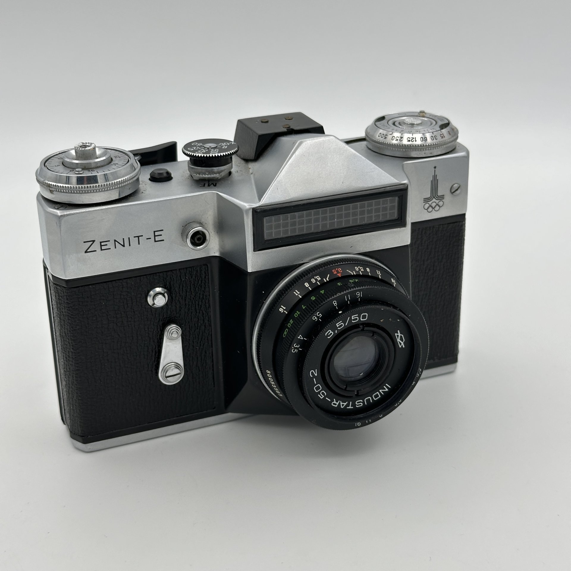 Фотоаппарат "Зенит-ЕТ" с объективом "Индустар 50-2" в оригинальном кофре, Красногорский механический завод (КМЗ)