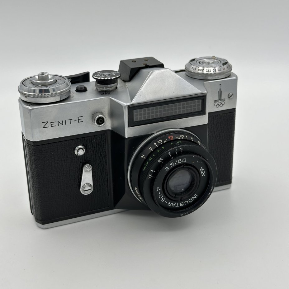 Фотоаппарат "Зенит-ЕТ" с объективом "Индустар 50-2" в оригинальном кофре, Красногорский механический завод (КМЗ)