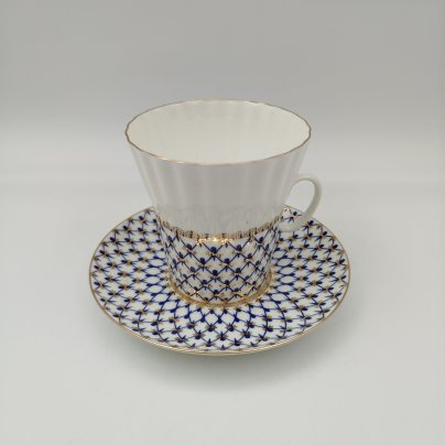 Пара кофейная, украшенная декором "Кобальтовая сетка", фарфор, роспись, золочение, Императорский фарфоровый завод (ИФЗ), Россия, 2000-2012 гг.