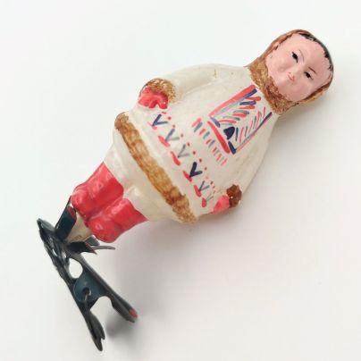 Елочная игрушка "Якут" ("Ненец") из серии "Дружба народов", стекло, роспись, металл, Завод стеклянных ёлочных украшений и оптических изделий, г. Москва, СССР, 1950-1960 гг.