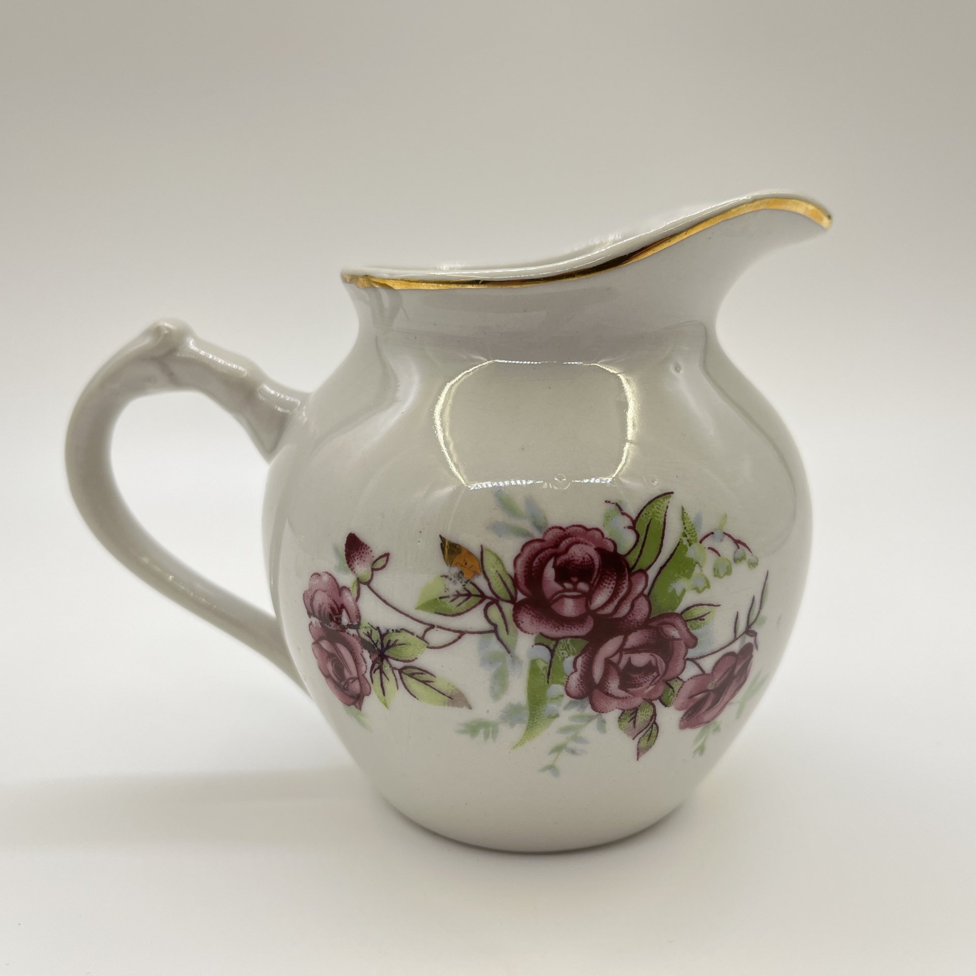 Молочник, украшенный цветочным декором, фарфор, деколь, золочение, Дулевский фарфоровый завод (Дулёво), СССР, 1963 г.