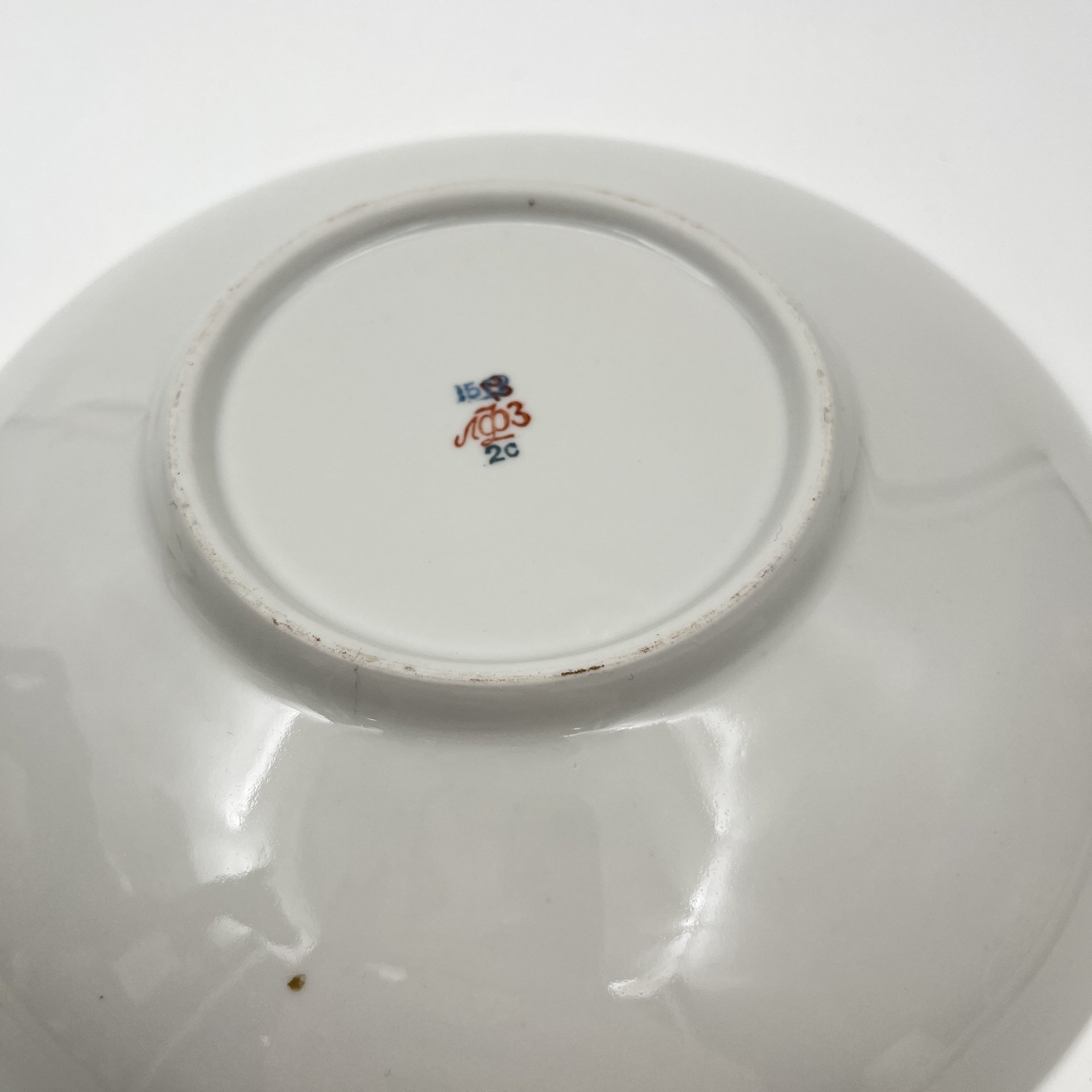 Набор из 6-ти пирожковых тарелок и блюда "Щедрая осень", автор росписи Н.Б. Гусева, автор формы С.Е. Яковлева, фарфор, роспись, золочение, Ленинградский фарфоровый завод (ЛФЗ), СССР, 1960-1970 гг.