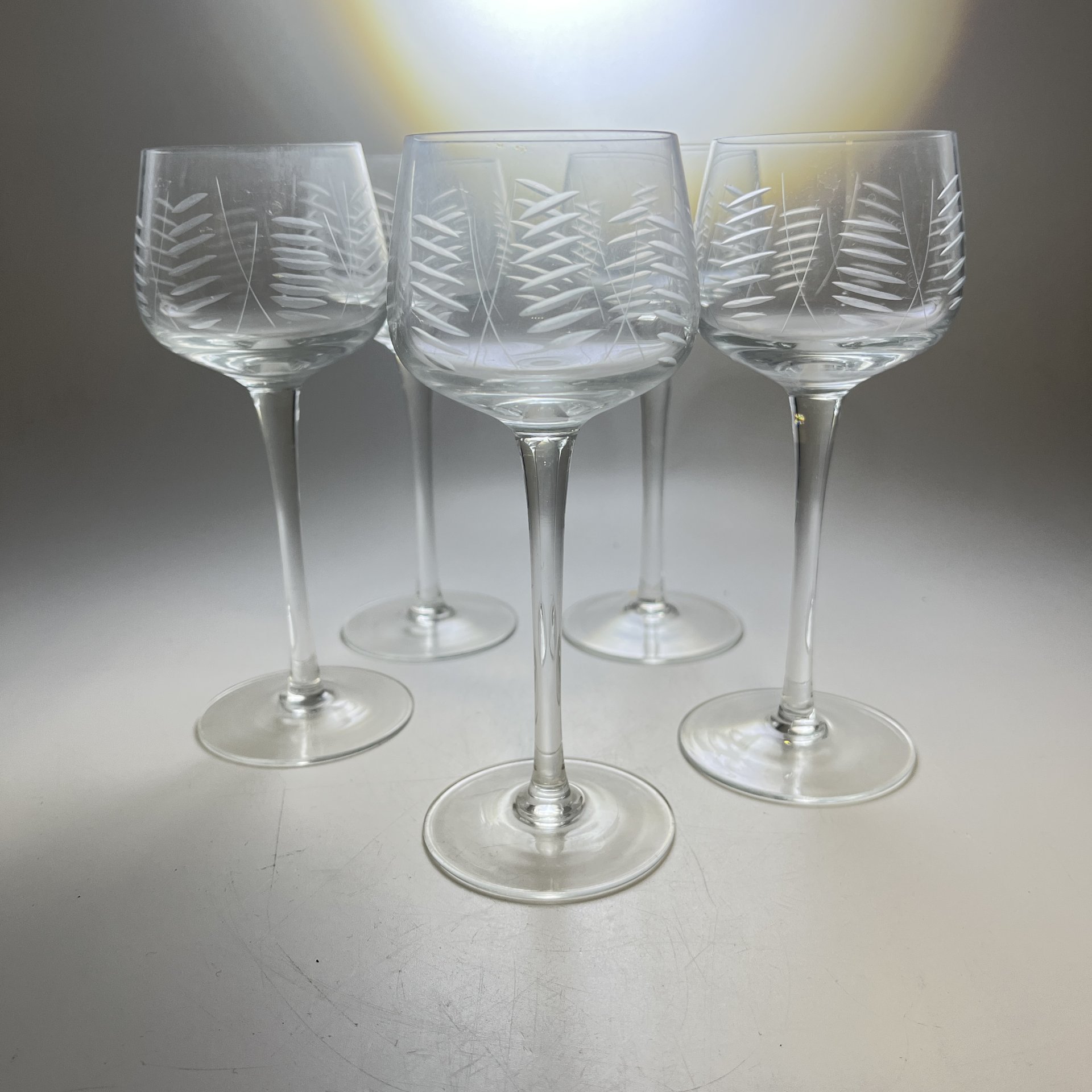 Набор из 5 рюмок на длинной ножке с резным растительным декором, стекло, алмазная грань, СССР, 1970-1990 гг.