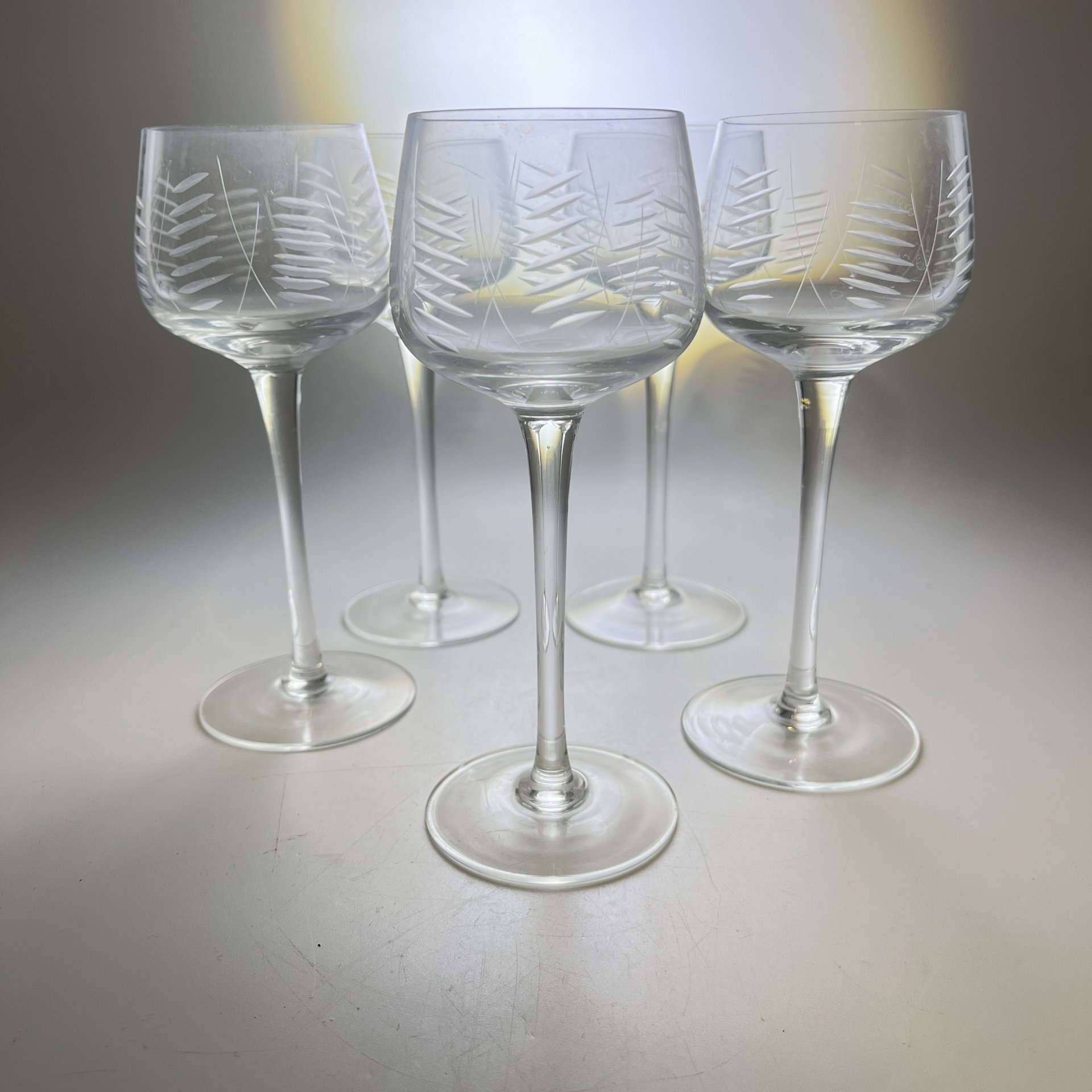 Набор из 5 рюмок на длинной ножке с резным растительным декором, стекло, алмазная грань, СССР, 1970-1990 гг.