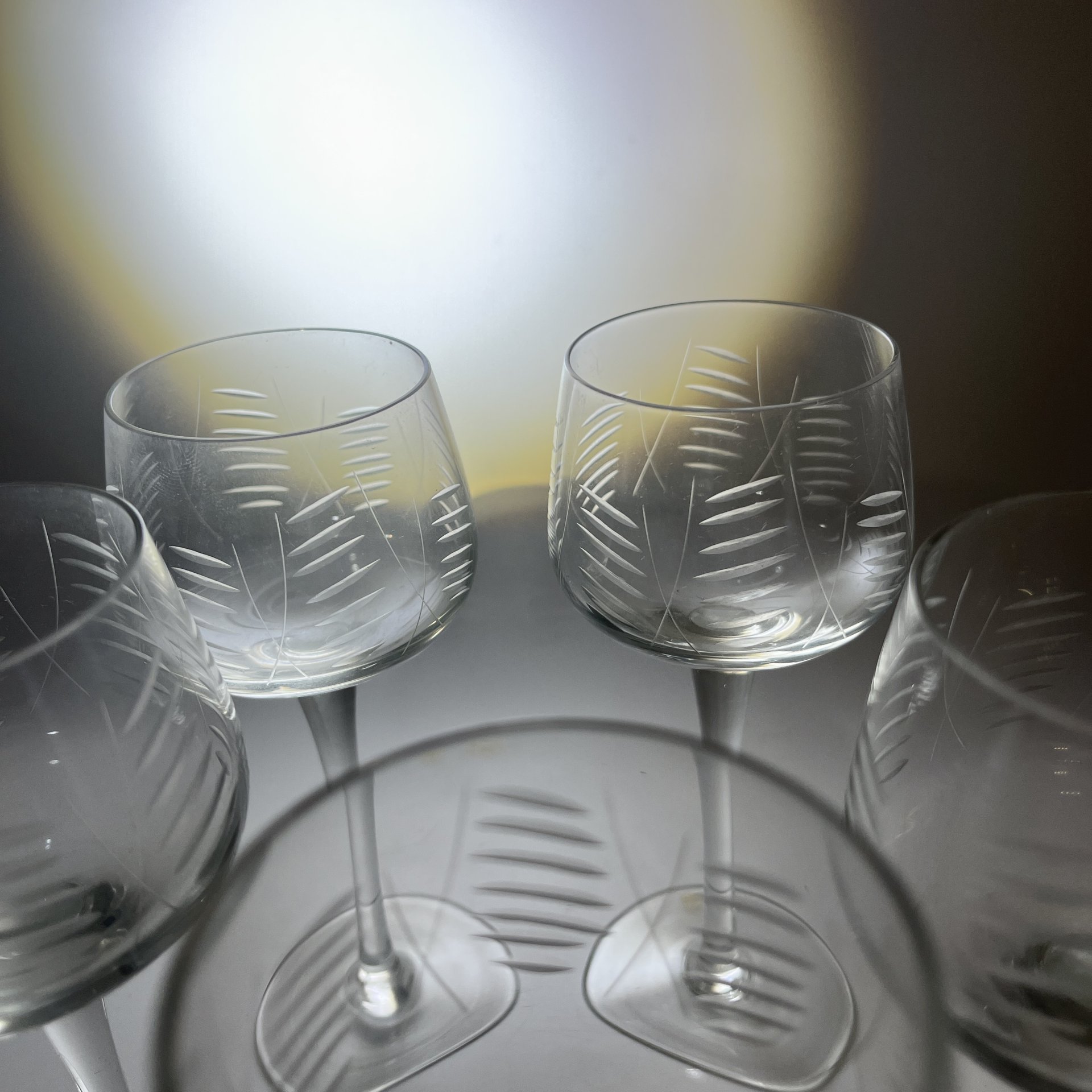 Набор из 5 рюмок на длинной ножке с резным растительным декором, стекло, алмазная грань, СССР, 1970-1990 гг.