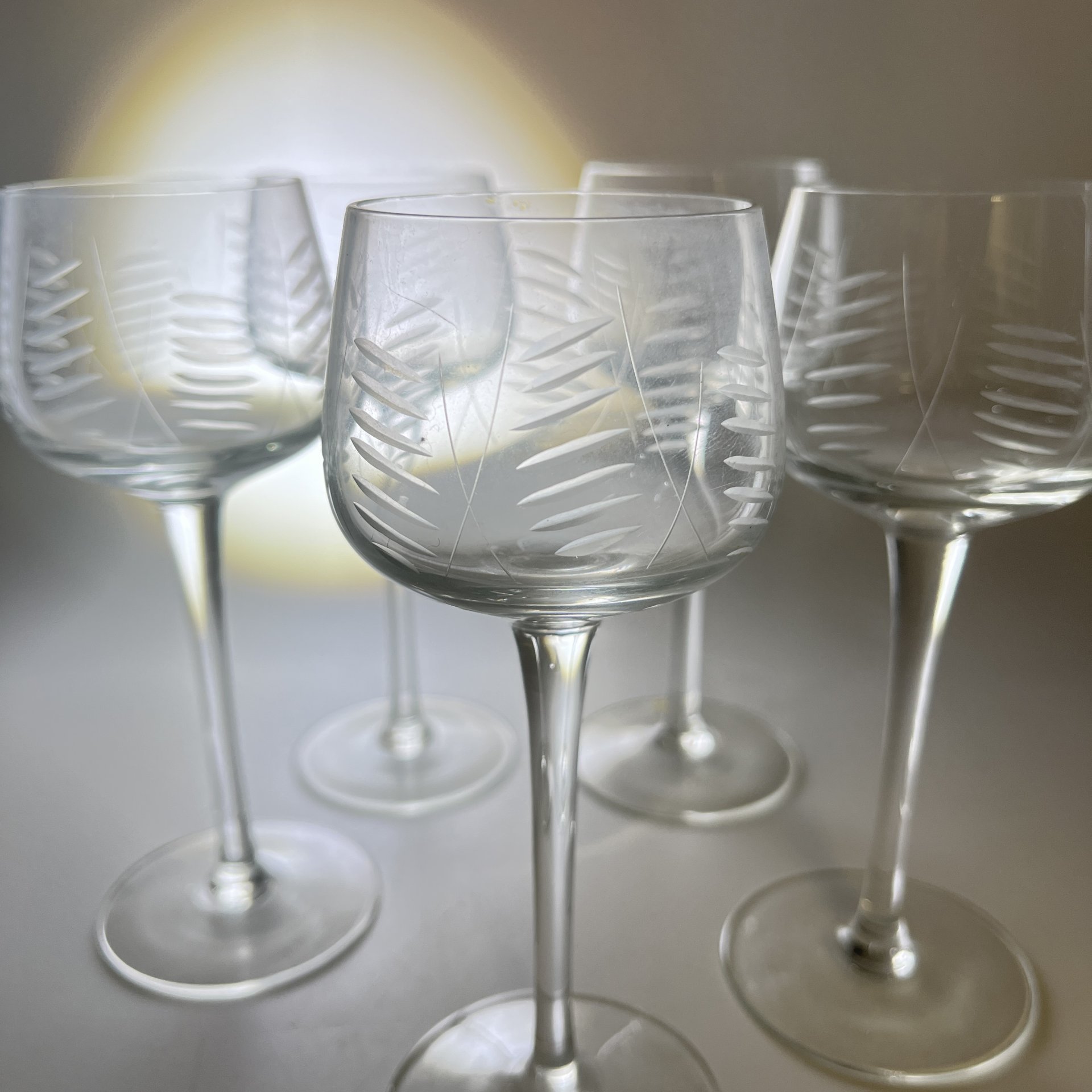 Набор из 5 рюмок на длинной ножке с резным растительным декором, стекло, алмазная грань, СССР, 1970-1990 гг.
