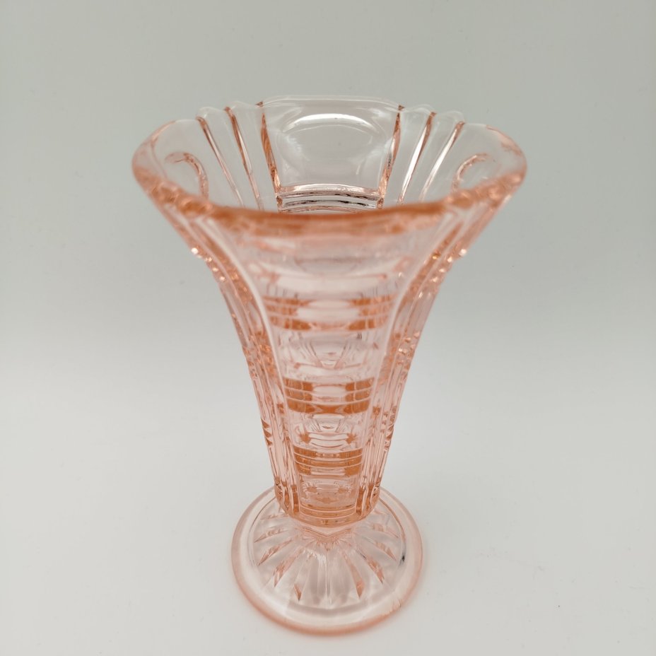 Вазочка (карандашница) розалинового оттенка, украшеная геометрическим декором, стекло, СССР, 1950-1970 гг.