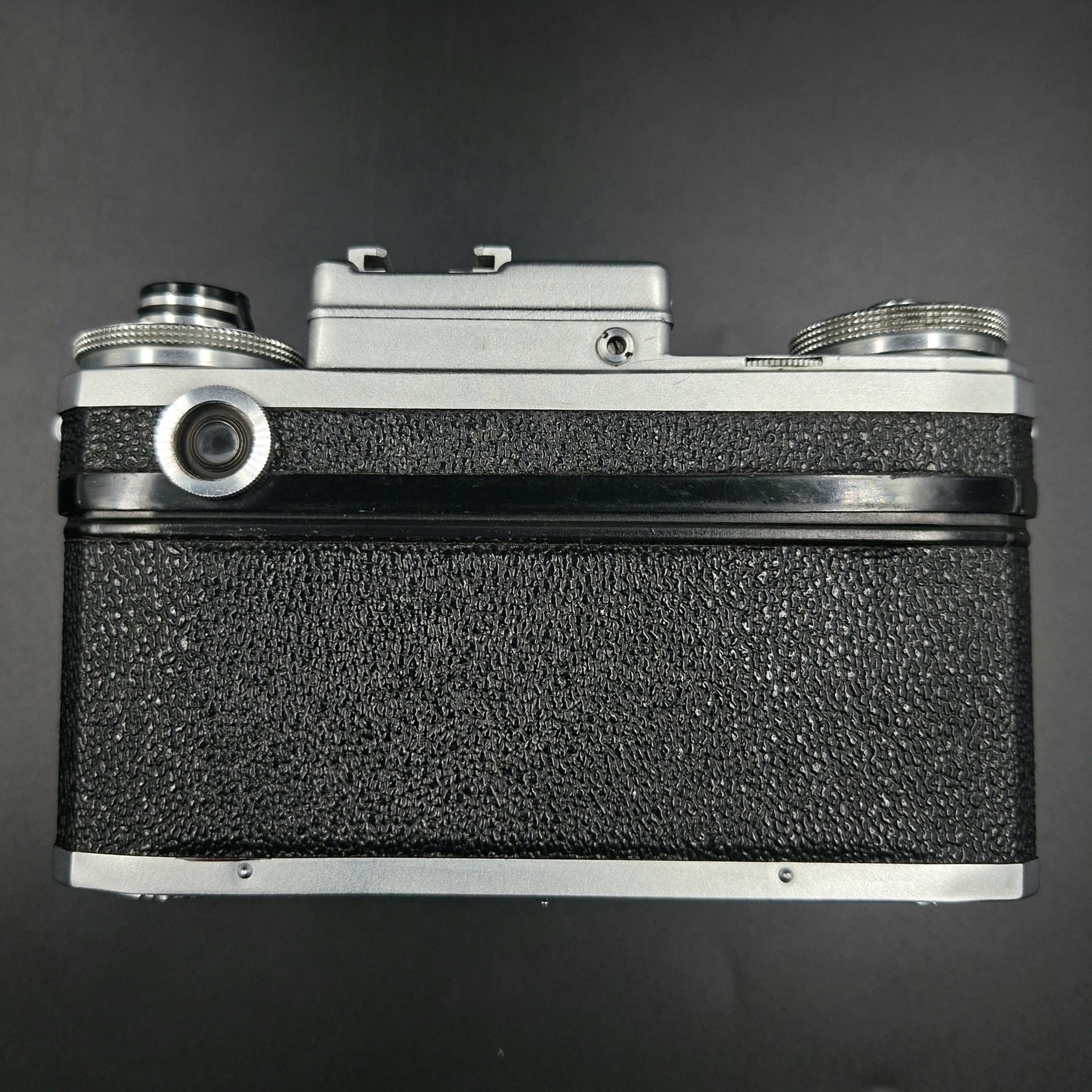 Фотоаппарат «Киев-4» с объективом «Гелиос-103» в оригинальном кофре, металл, стекло, кожа, пластик, Киевский завод «Арсенал», СССР, 1957-1979 гг.