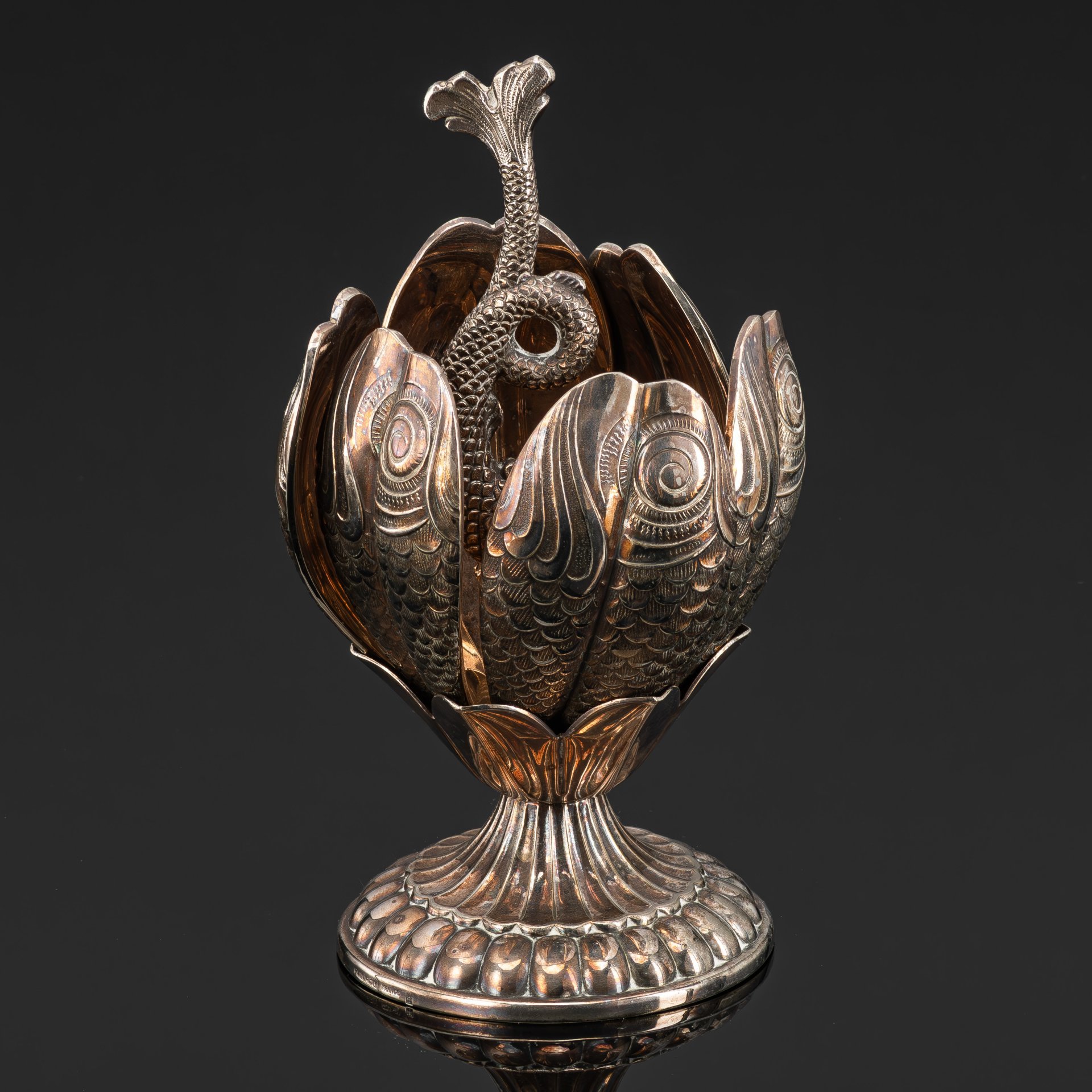 Икорница порционная в форме цветка из коллекции "Caviar Flower"  со скульптурной композицией в виде дельфина (на 6 персон), металл, серебрение, Christofle, Франция, 1960-1970 гг.