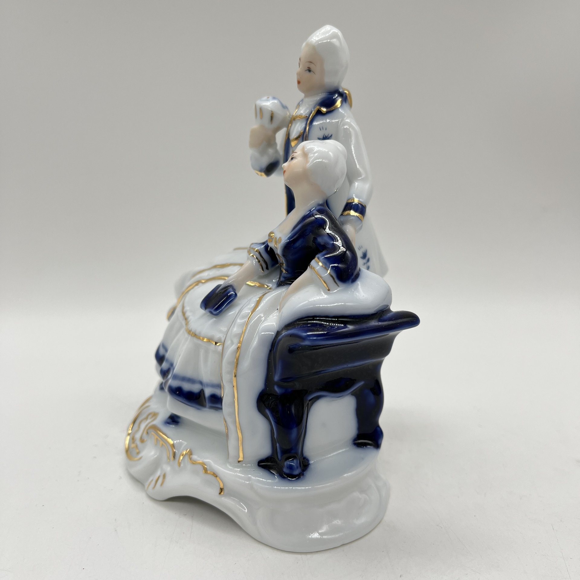 Статуэтка  "Кавалер и дама", CDC Rococo Collection, фарфор, золочение, Шри-Ланка, 2000-2020 гг.