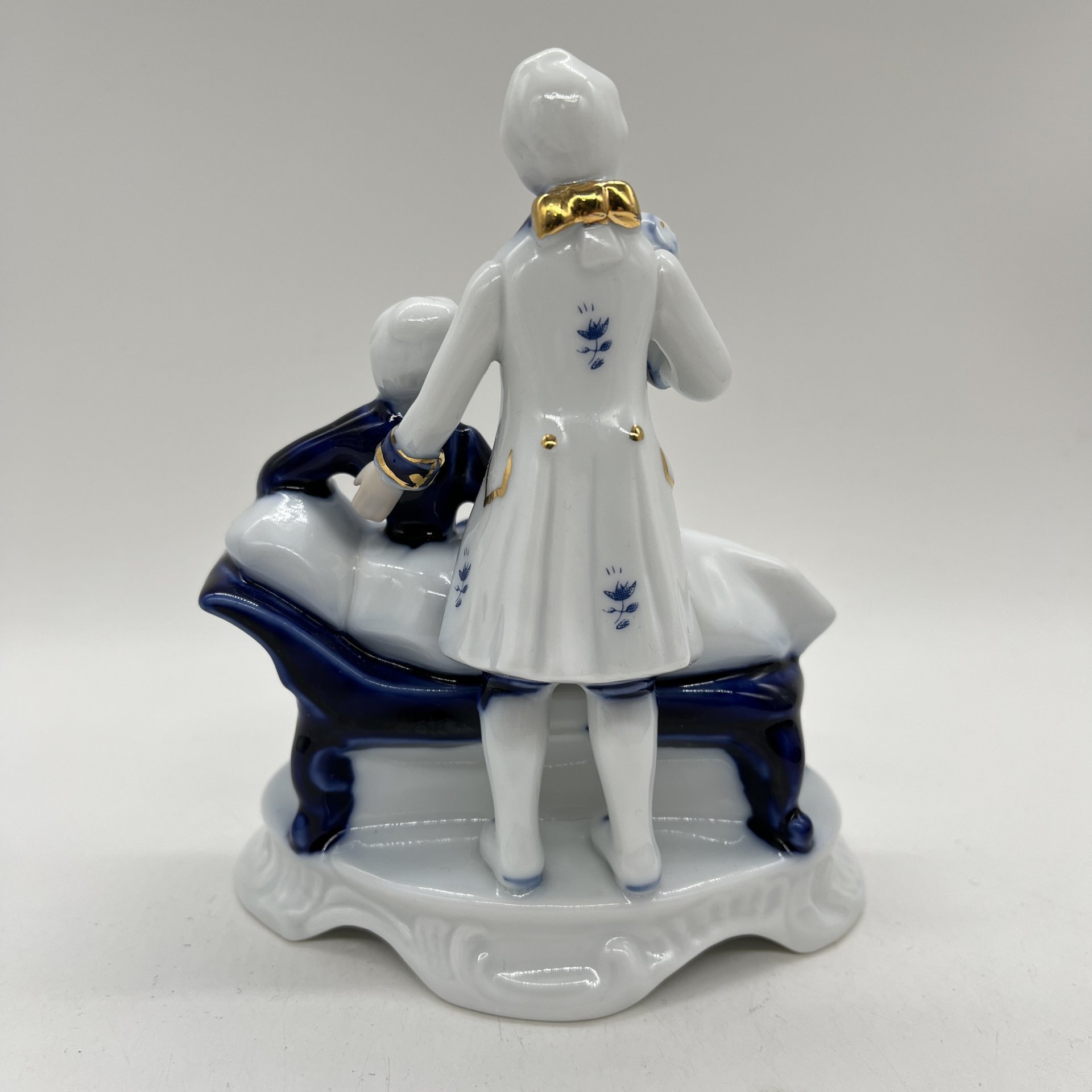 Статуэтка  "Кавалер и дама", CDC Rococo Collection, фарфор, золочение, Шри-Ланка, 2000-2020 гг.