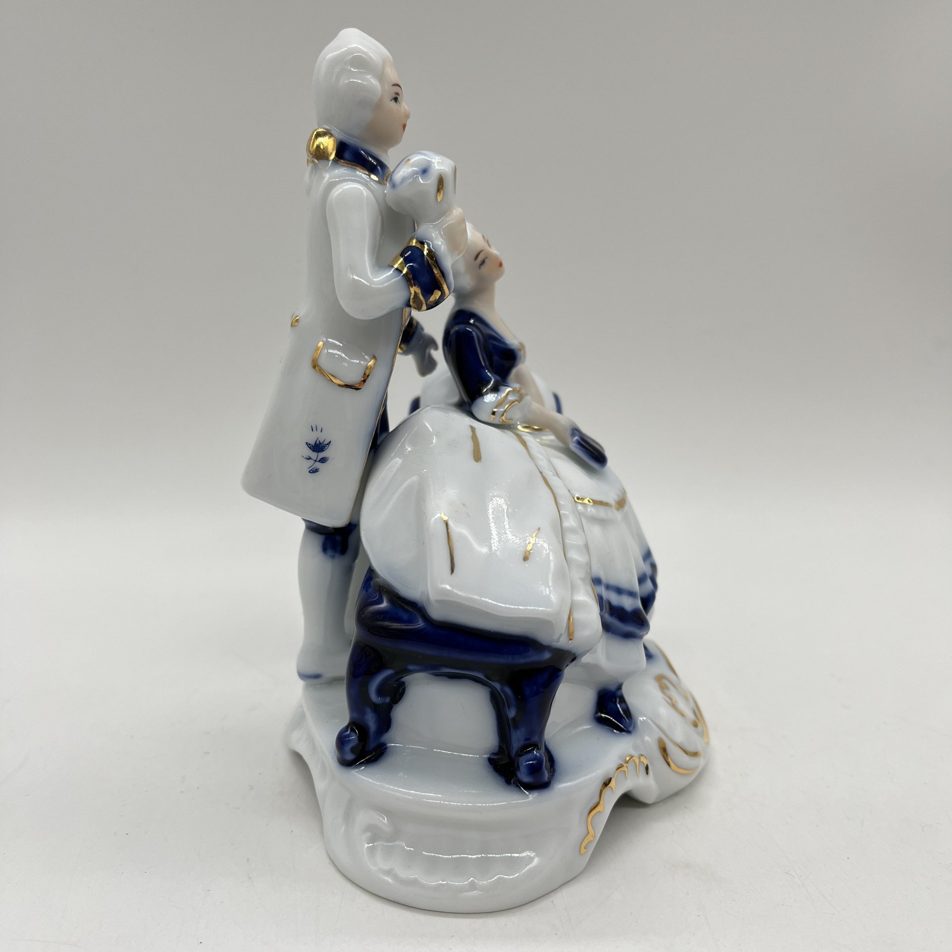 Статуэтка  "Кавалер и дама", CDC Rococo Collection, фарфор, золочение, Шри-Ланка, 2000-2020 гг.