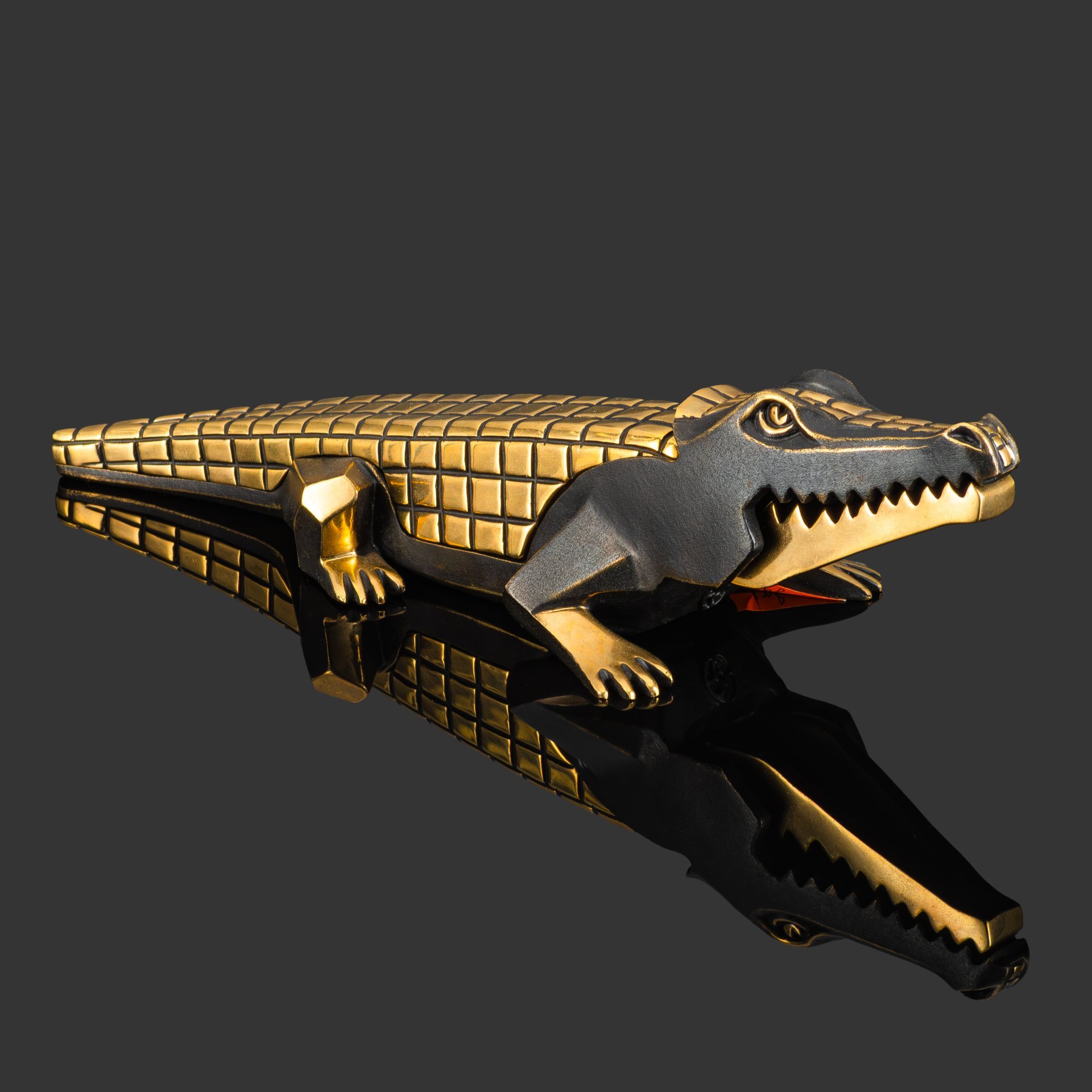 Авторский орехокол "Молодой Крокодил"