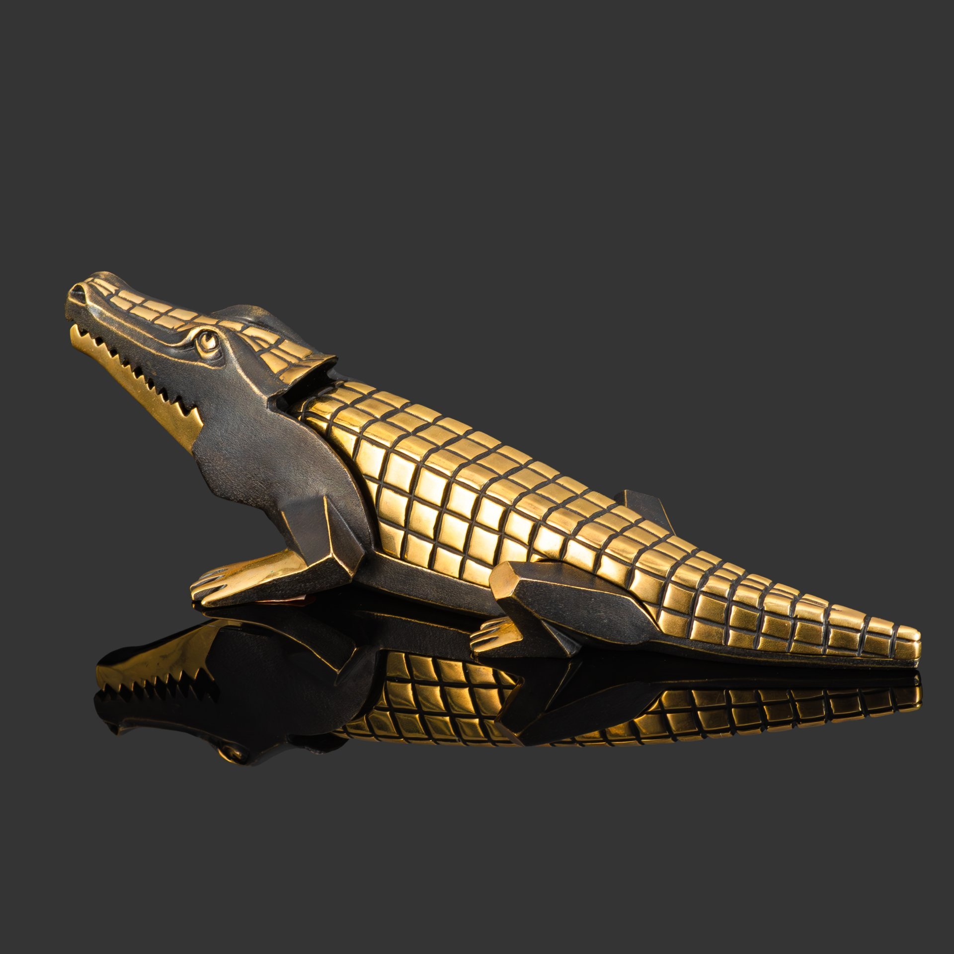 Авторский орехокол "Молодой Крокодил"