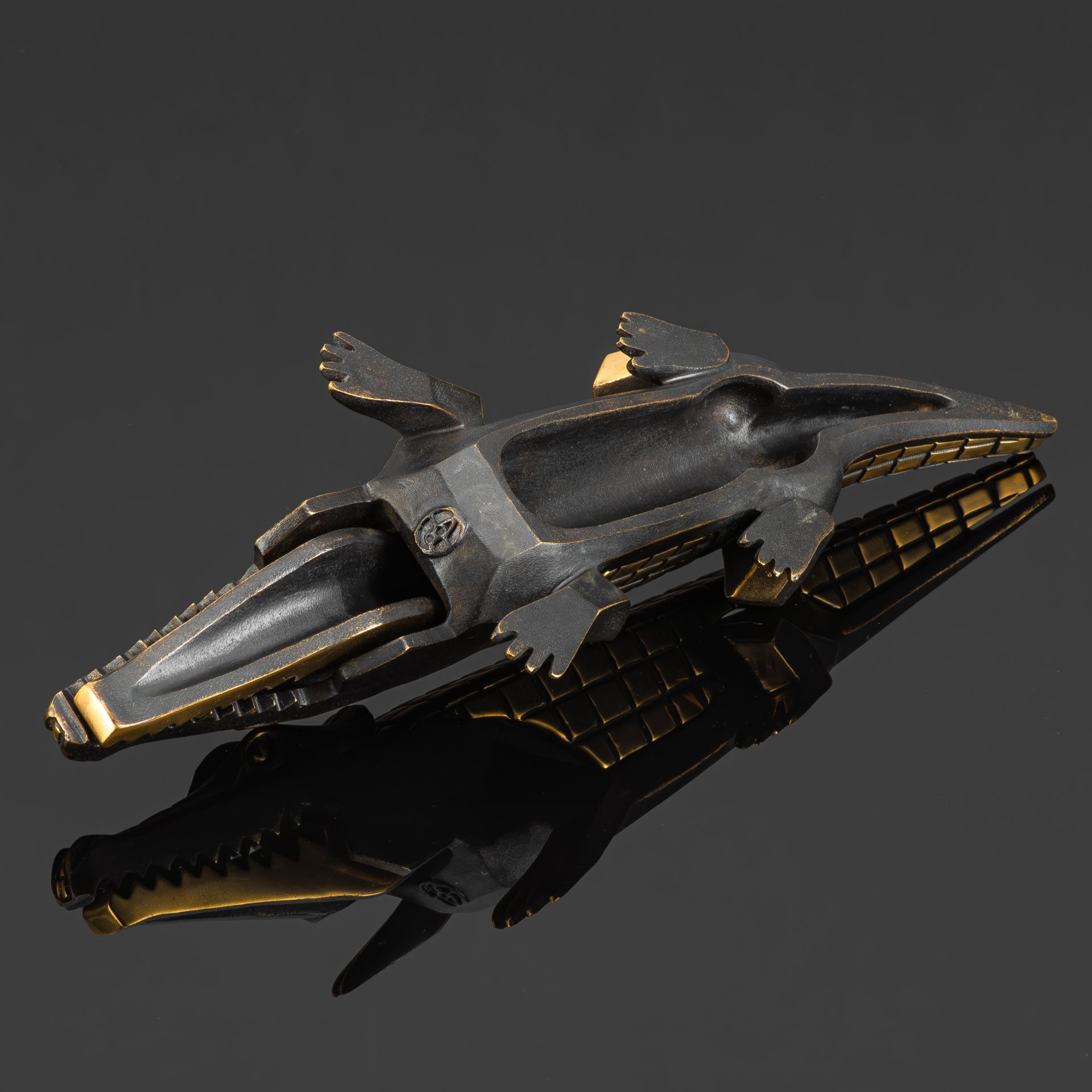 Авторский орехокол "Молодой Крокодил"