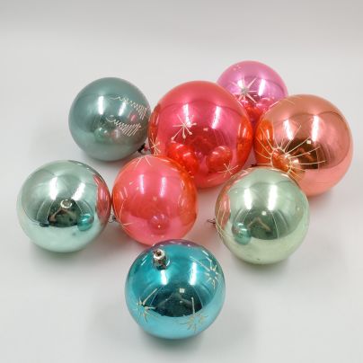 Набор из 8-ми елочных шаров, стекло, металл, краска, СССР, 1970-1990 гг.
