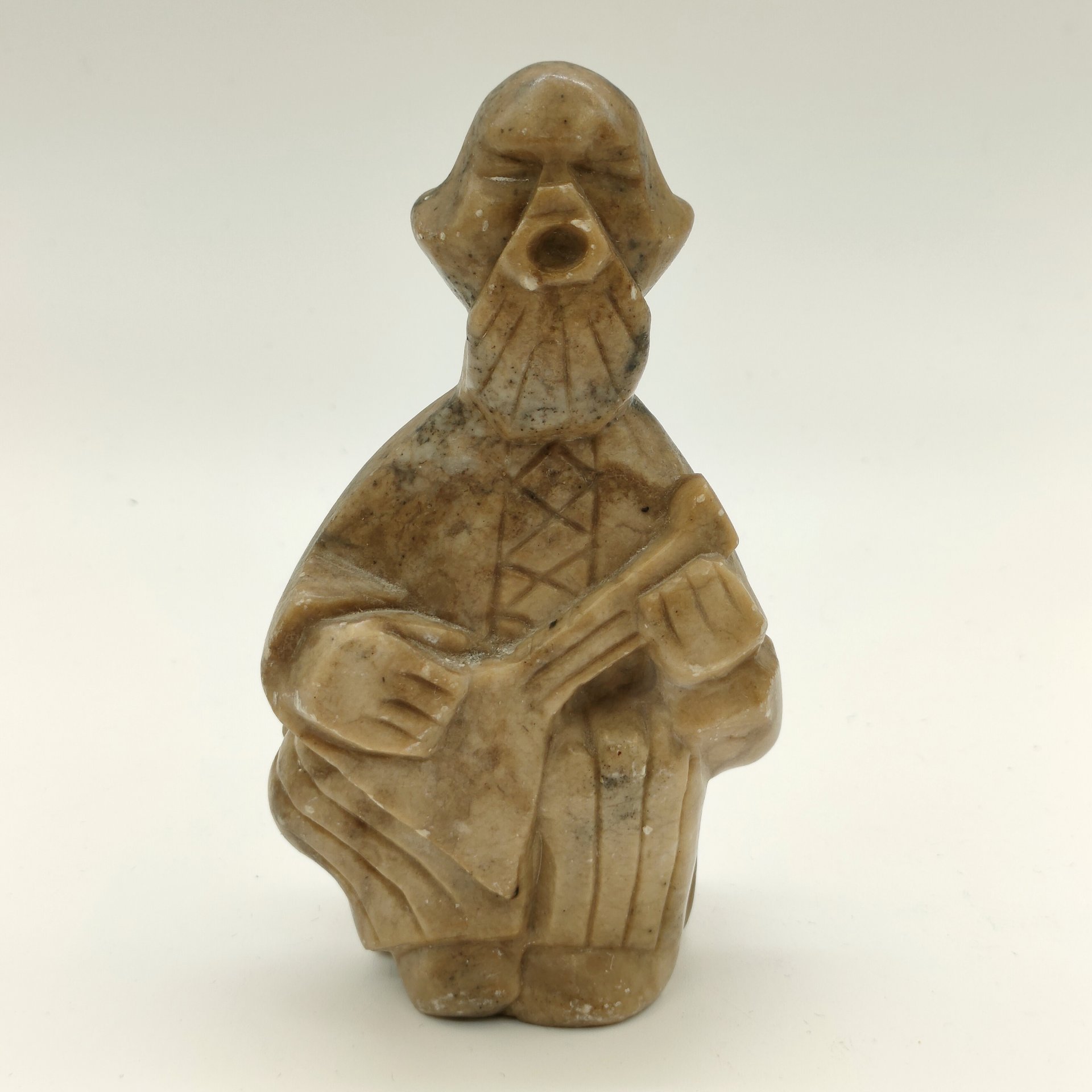 Статуэтка "Мужик с балалайкой", натуральный камень, резьба, шлифовка, Россия, 1980-2000 гг.