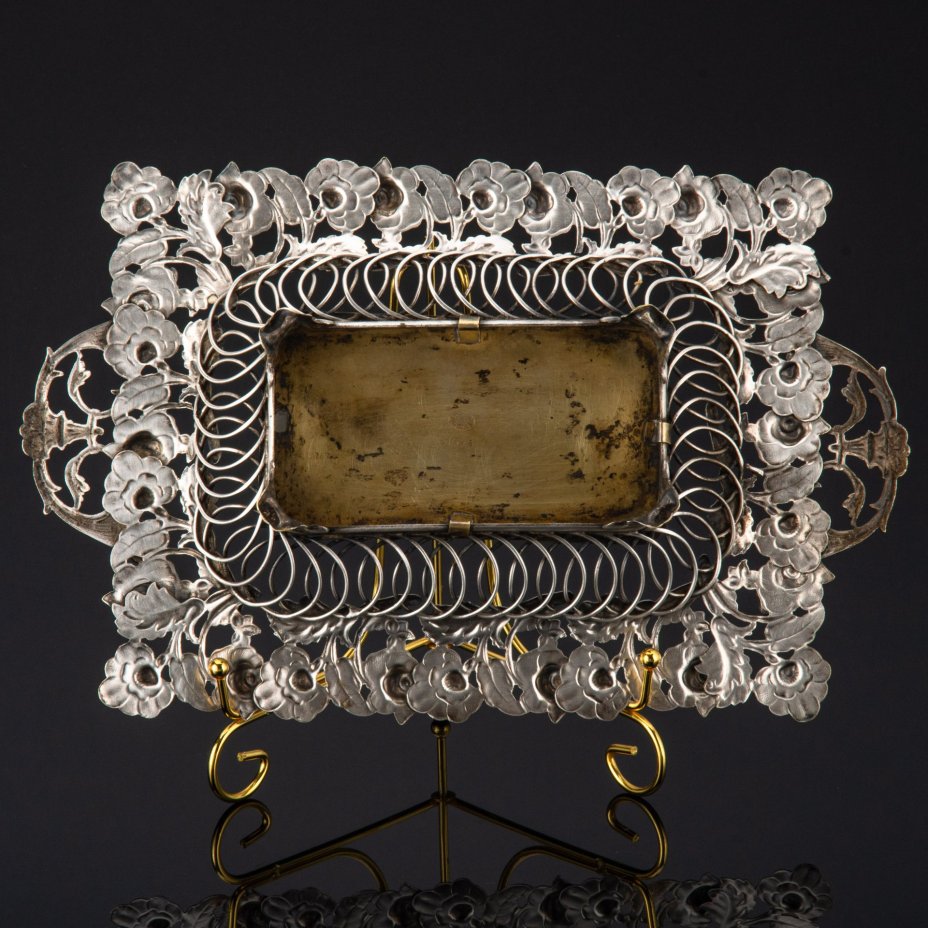Фруктовница (сухарница), украшенная прорезным растительным декором, латунь, серебрение, Bracia Henneberg (Братья Хеннеберг, Варшава), Польша, 1890-1917 гг.