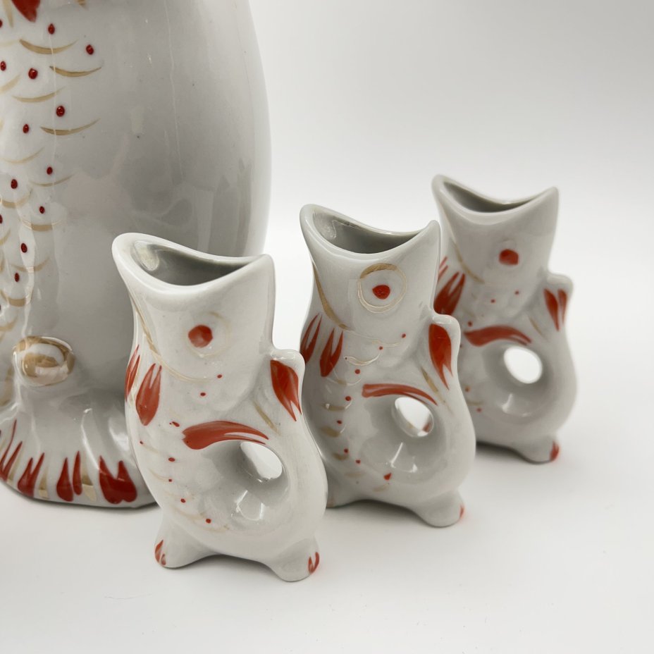 Набор для крепких напитков "Рыба" (штоф и 6 стопок), автор М.Д.Барамидзе, фарфор, роспись, золочение, Полонский завод художественной керамики (Полонное ЗХК), СССР, 1973-1991 гг.